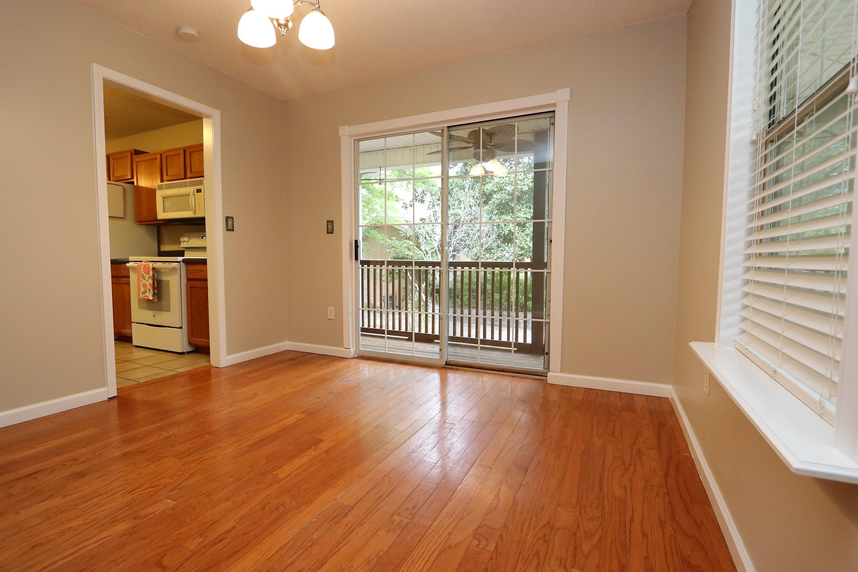 COUNTRYVIEW EST - Residential