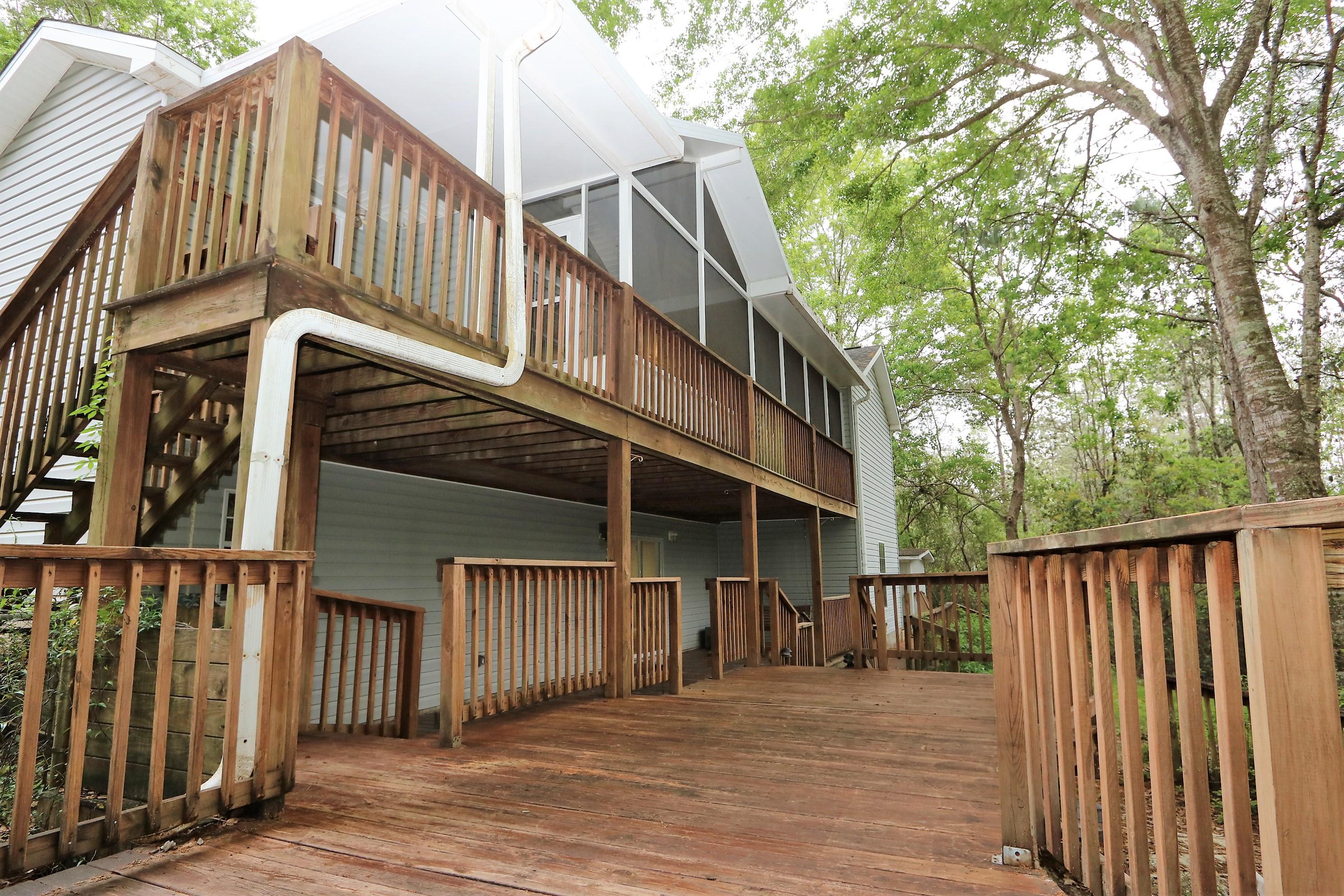 COUNTRYVIEW EST - Residential