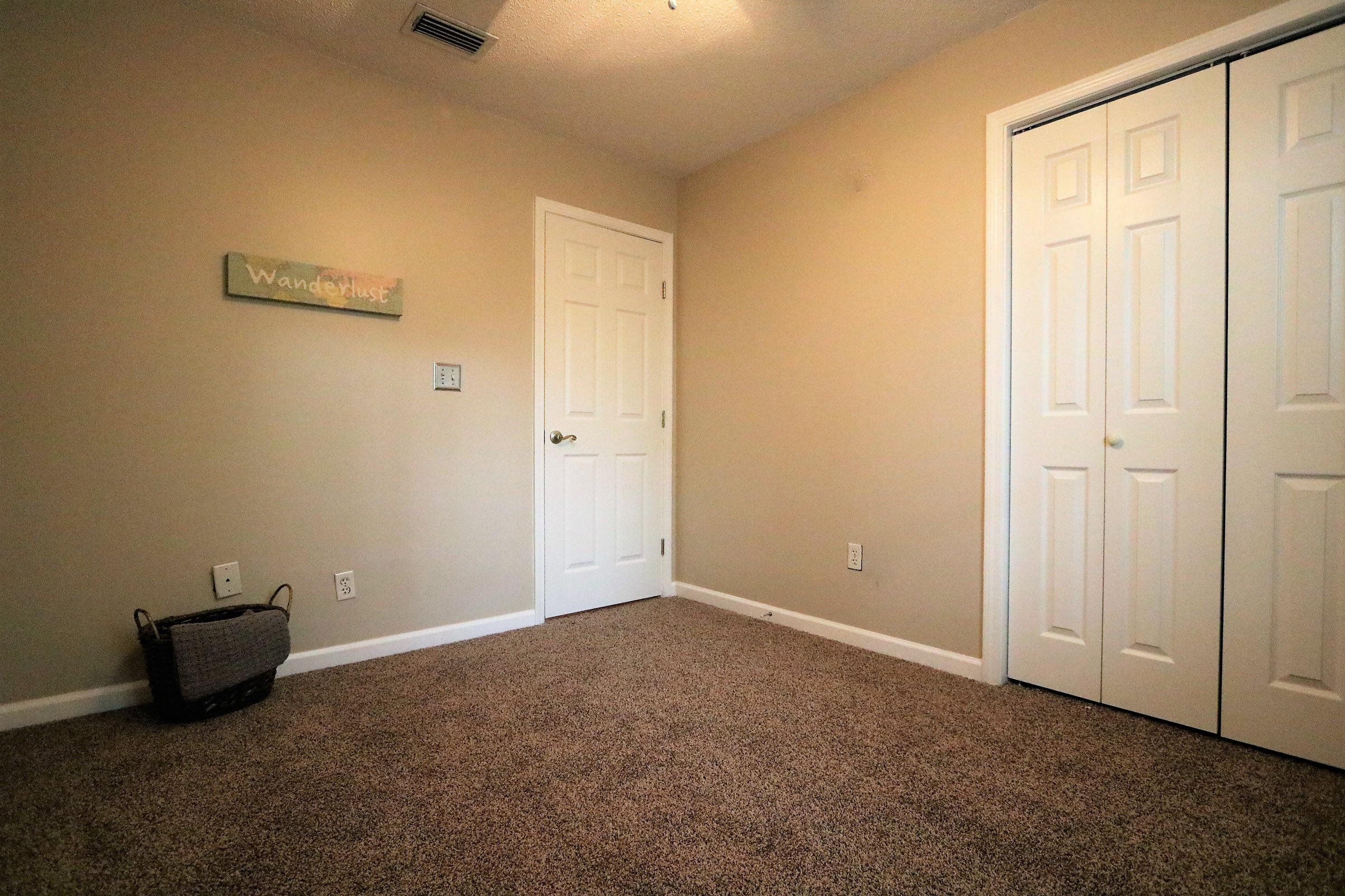 COUNTRYVIEW EST - Residential