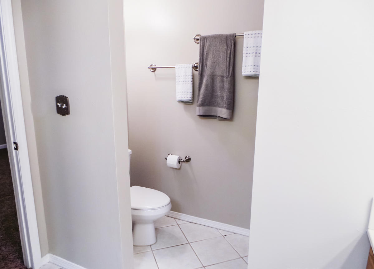COUNTRYVIEW EST - Residential