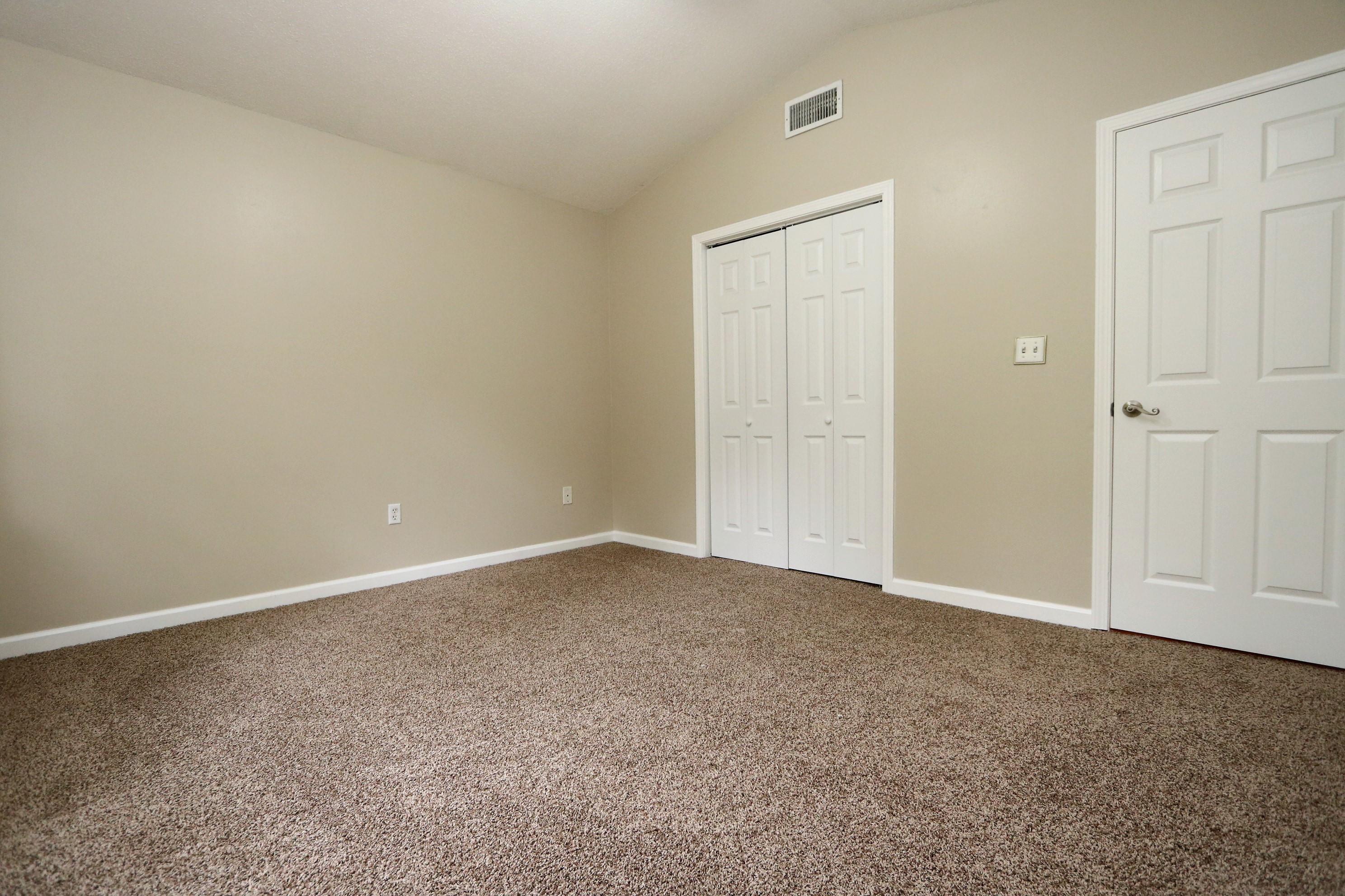COUNTRYVIEW EST - Residential