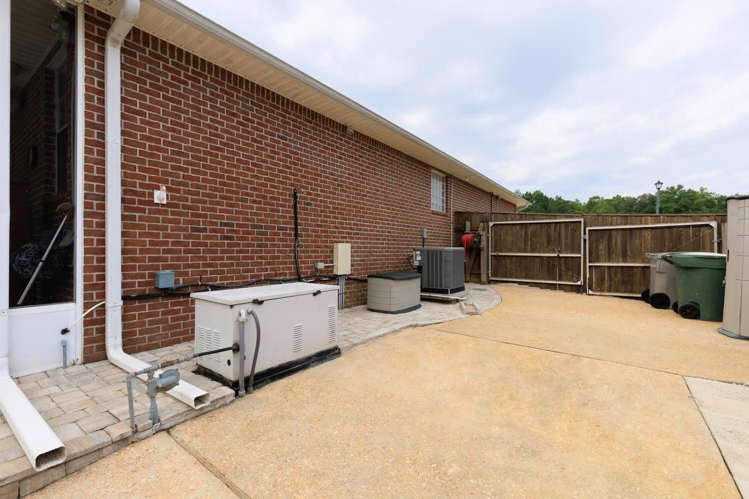 DEERFIELD ESTATES - Residential