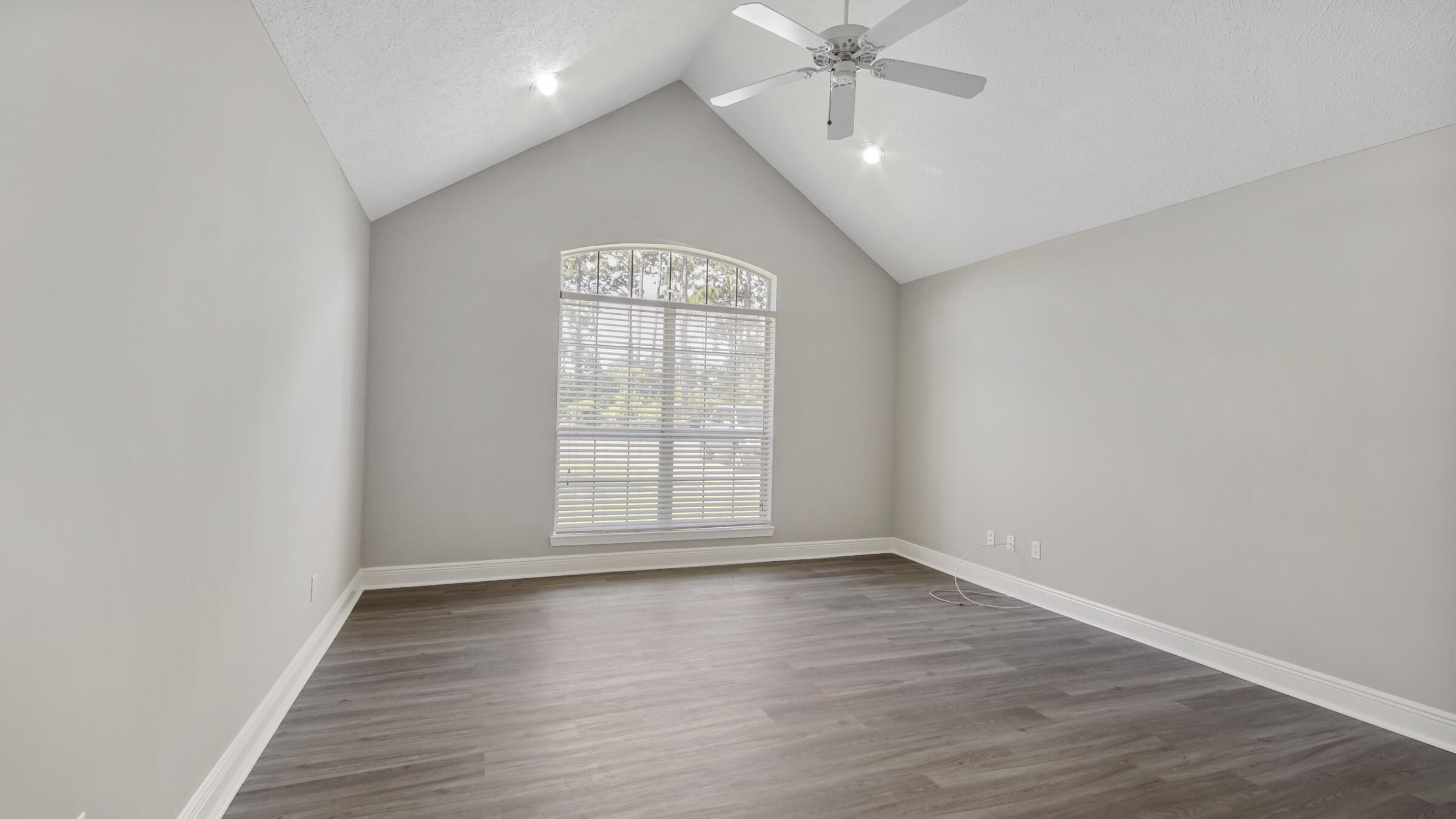 COLONY CLUB HARBOUR PH 3 - Residential