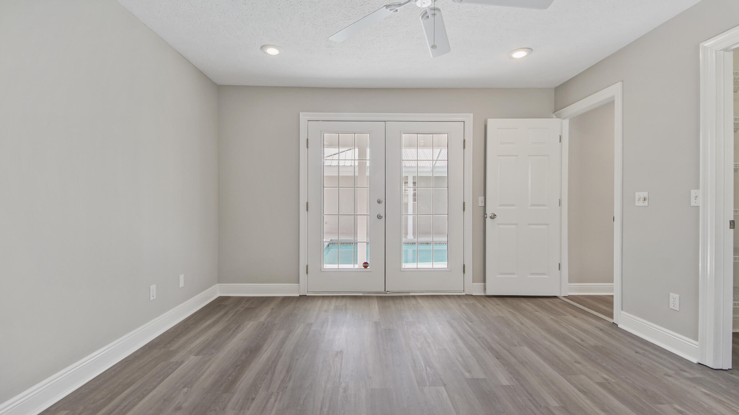 COLONY CLUB HARBOUR PH 3 - Residential