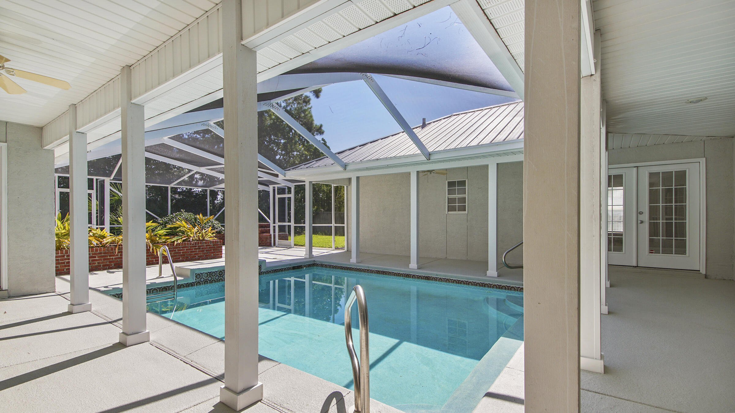 COLONY CLUB HARBOUR PH 3 - Residential