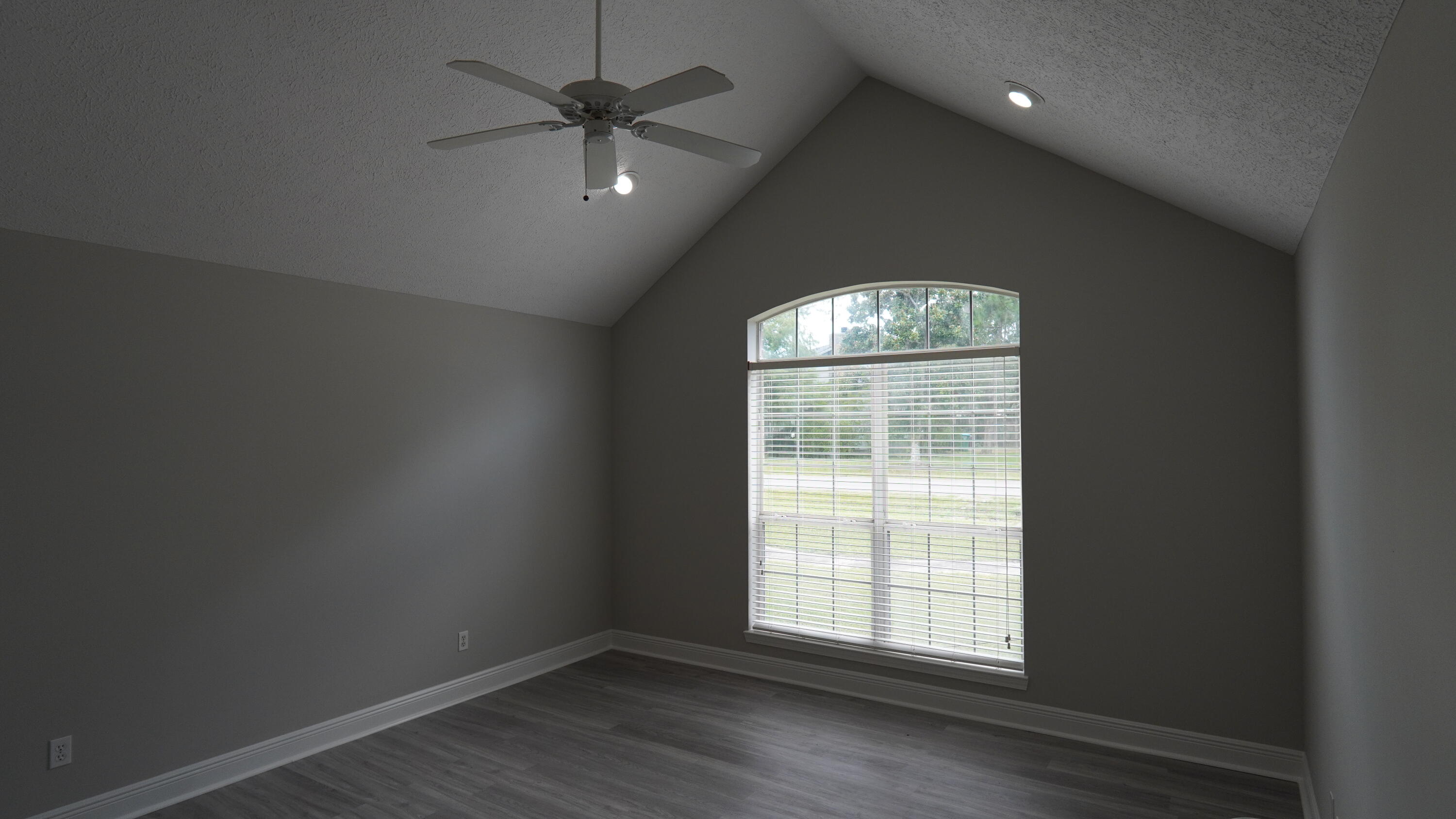 COLONY CLUB HARBOUR PH 3 - Residential