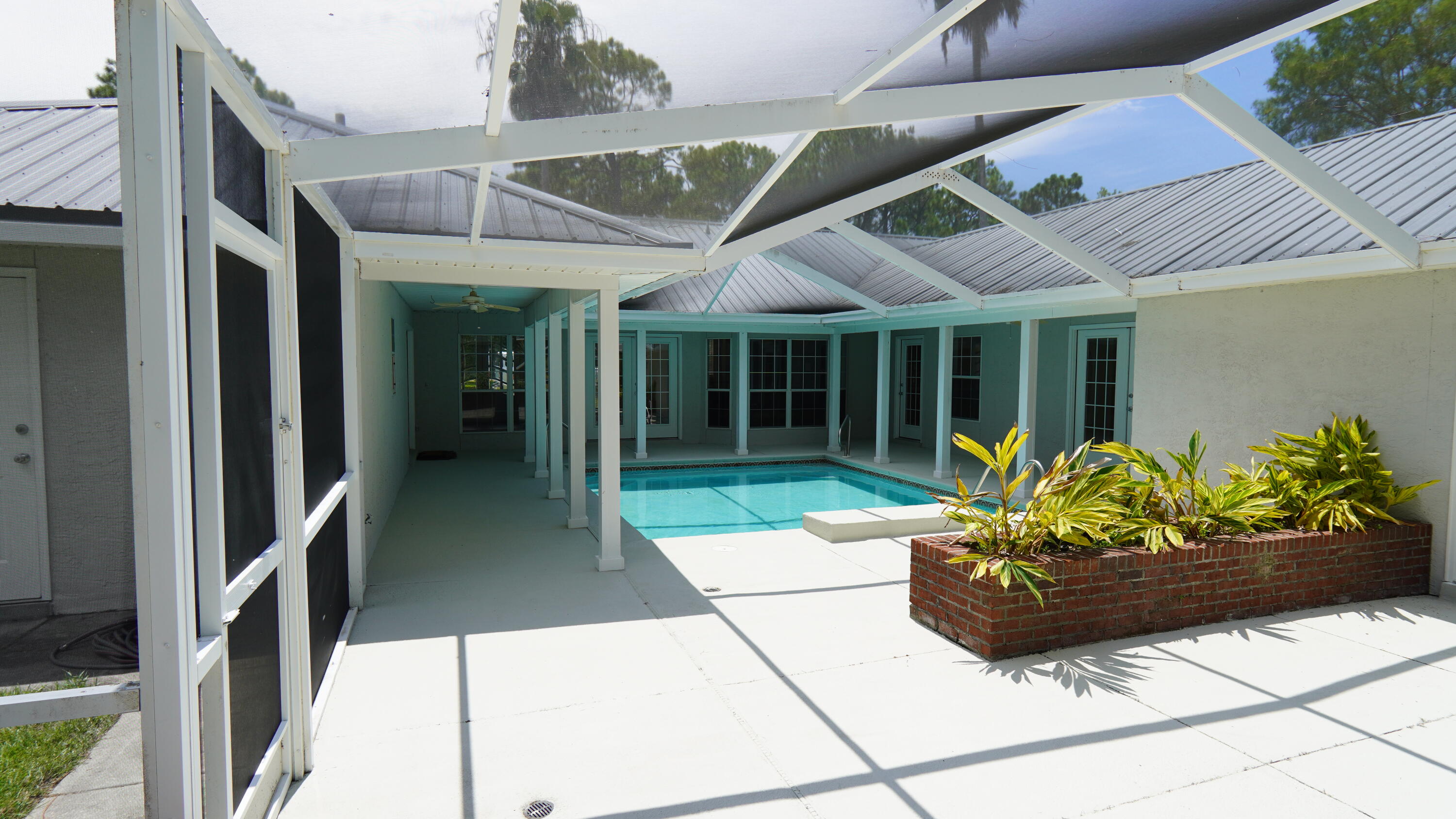 COLONY CLUB HARBOUR PH 3 - Residential