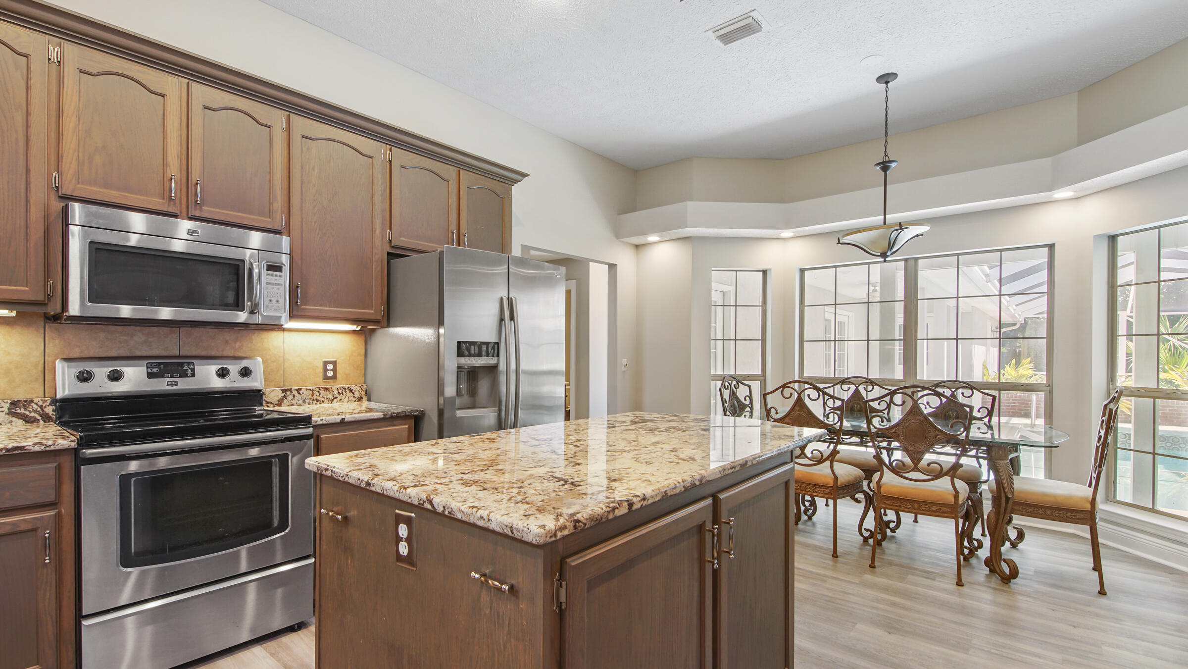 COLONY CLUB HARBOUR PH 3 - Residential