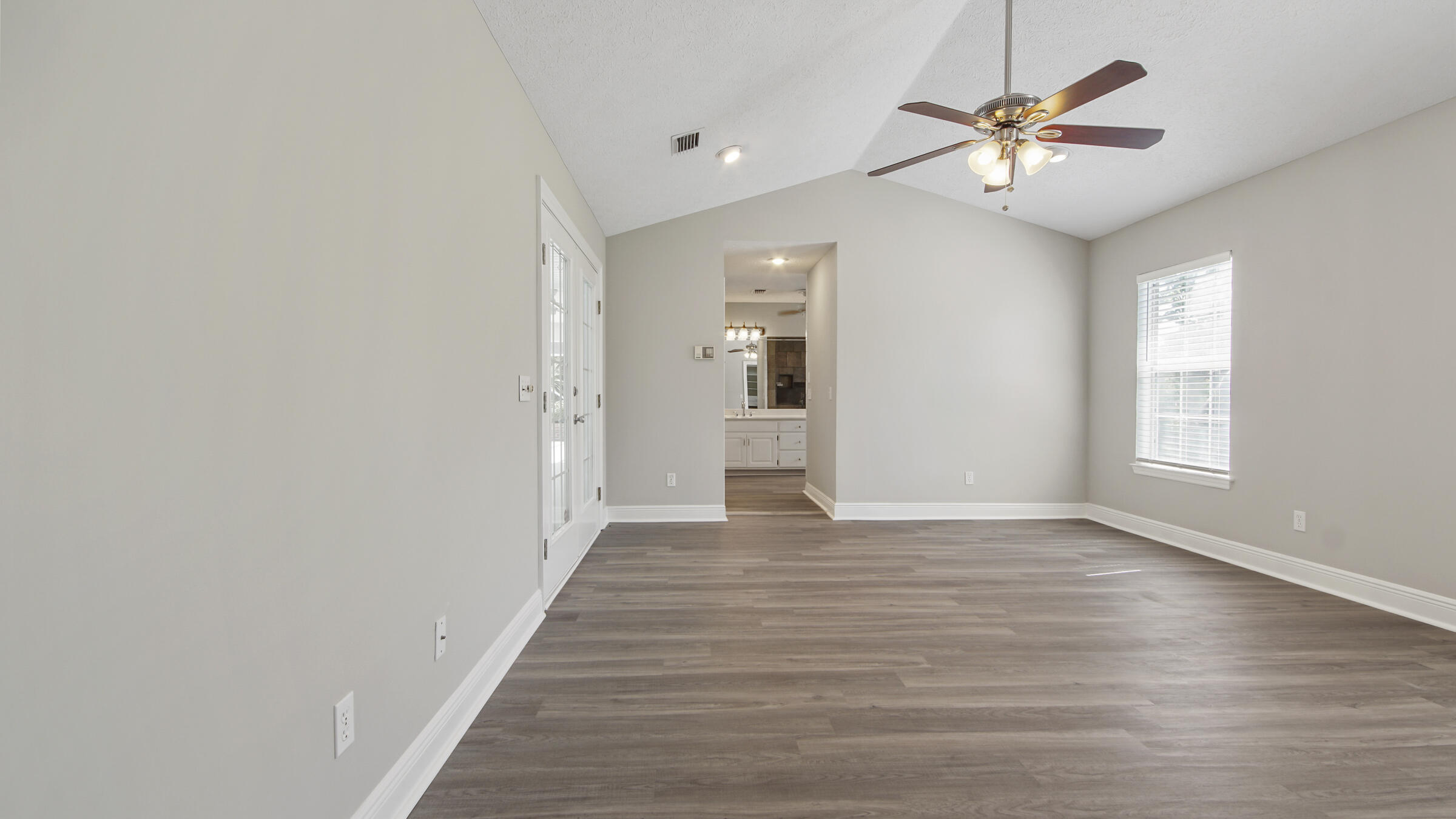 COLONY CLUB HARBOUR PH 3 - Residential