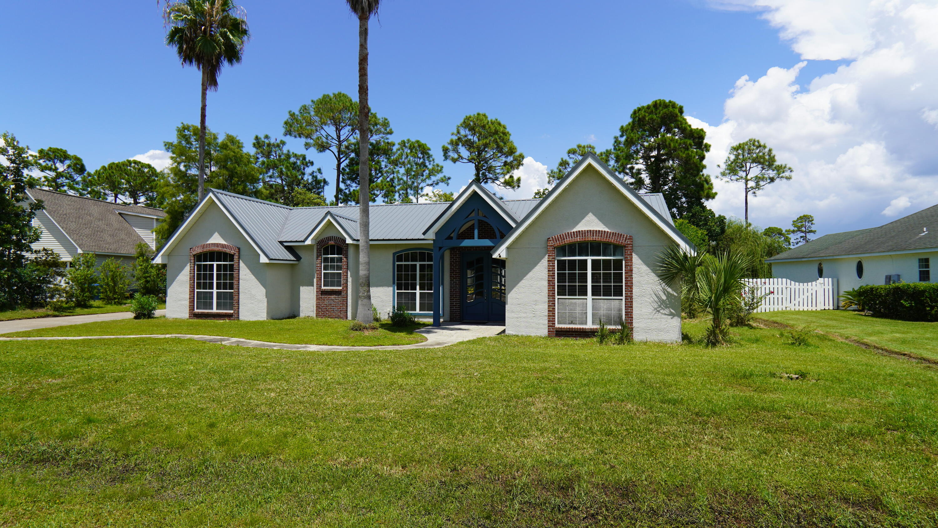 COLONY CLUB HARBOUR PH 3 - Residential