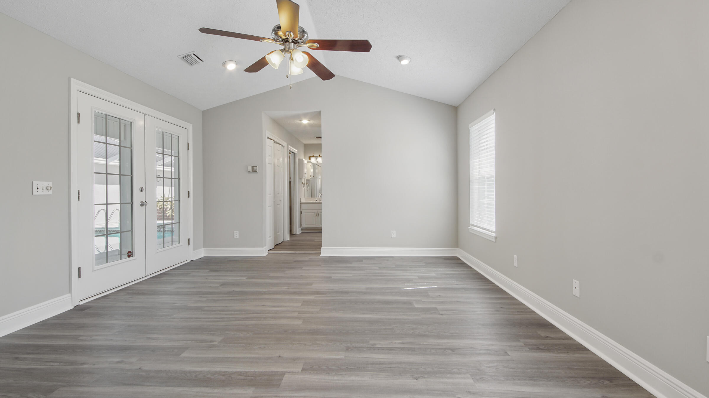 COLONY CLUB HARBOUR PH 3 - Residential