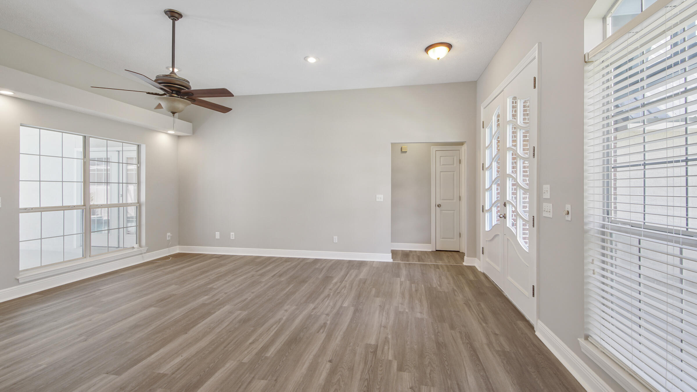 COLONY CLUB HARBOUR PH 3 - Residential