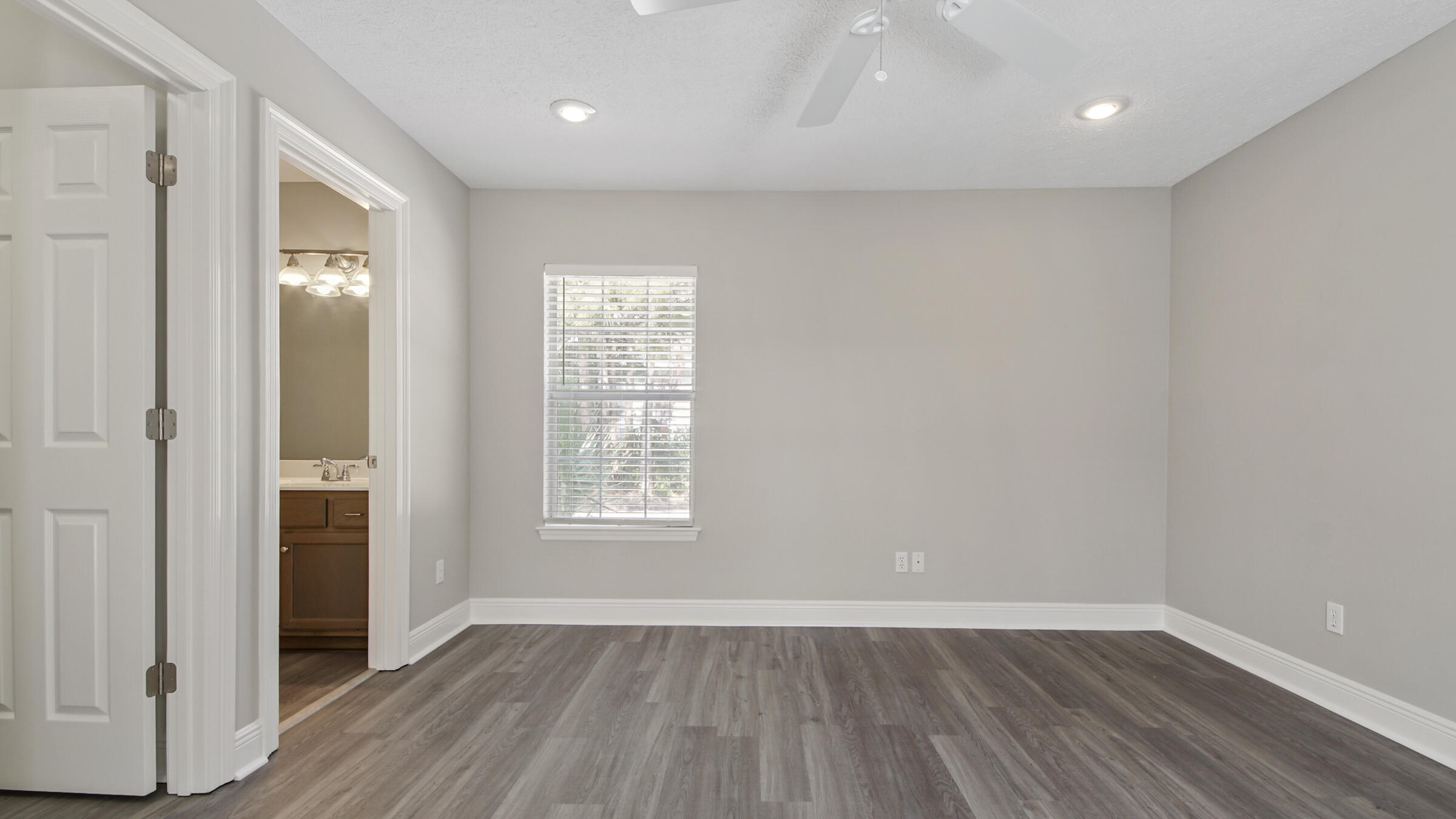 COLONY CLUB HARBOUR PH 3 - Residential