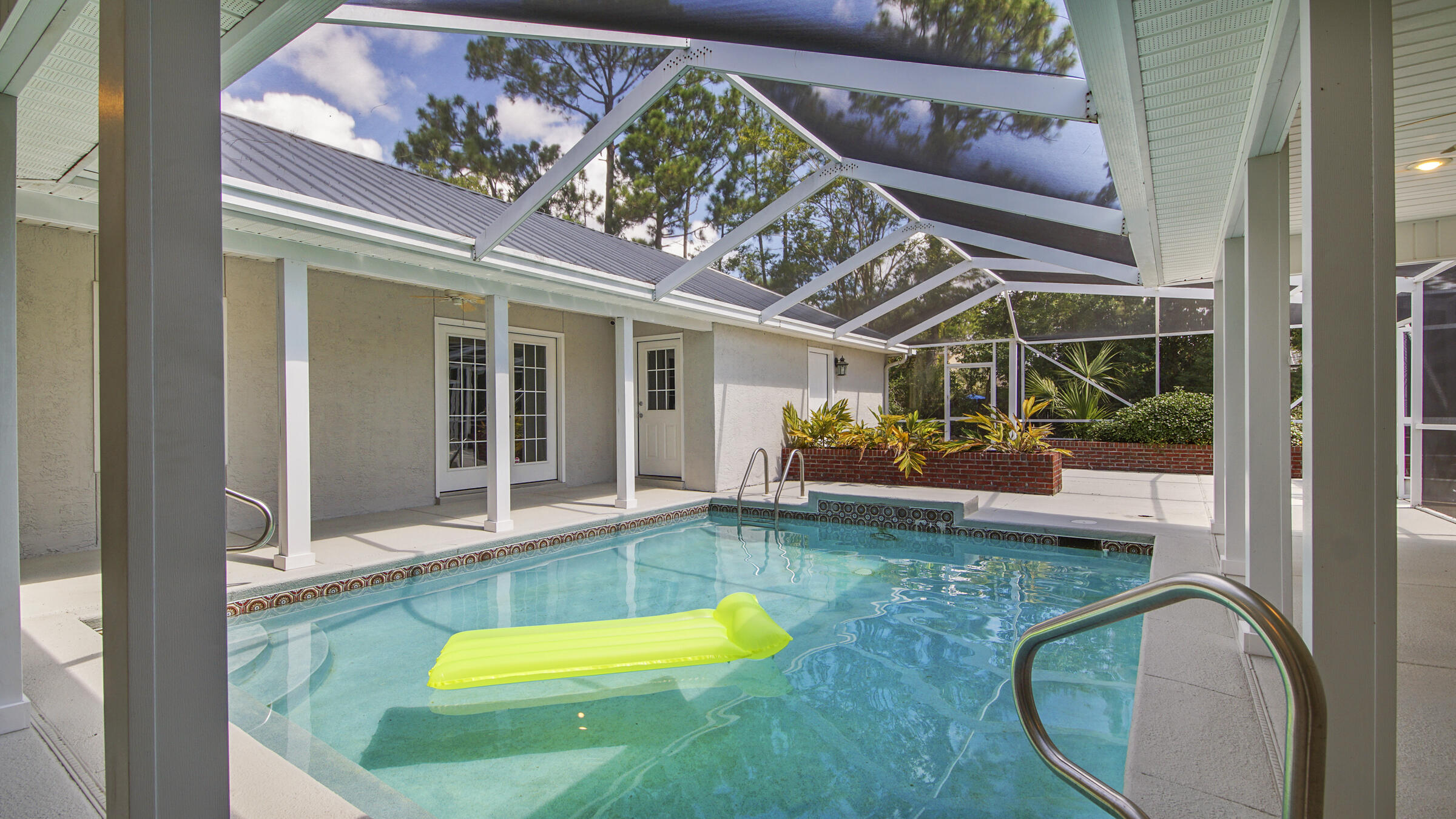 COLONY CLUB HARBOUR PH 3 - Residential