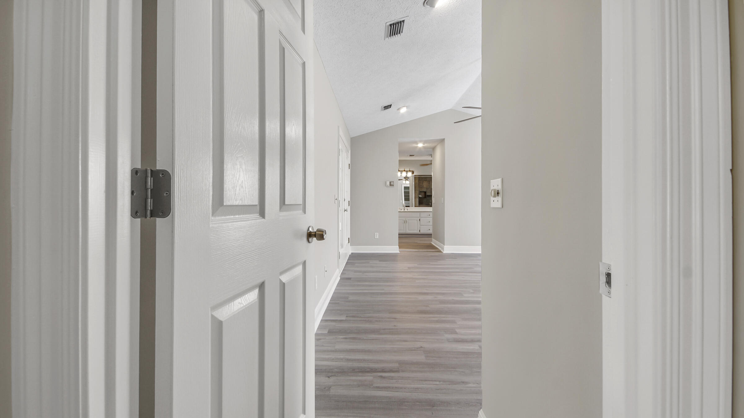 COLONY CLUB HARBOUR PH 3 - Residential