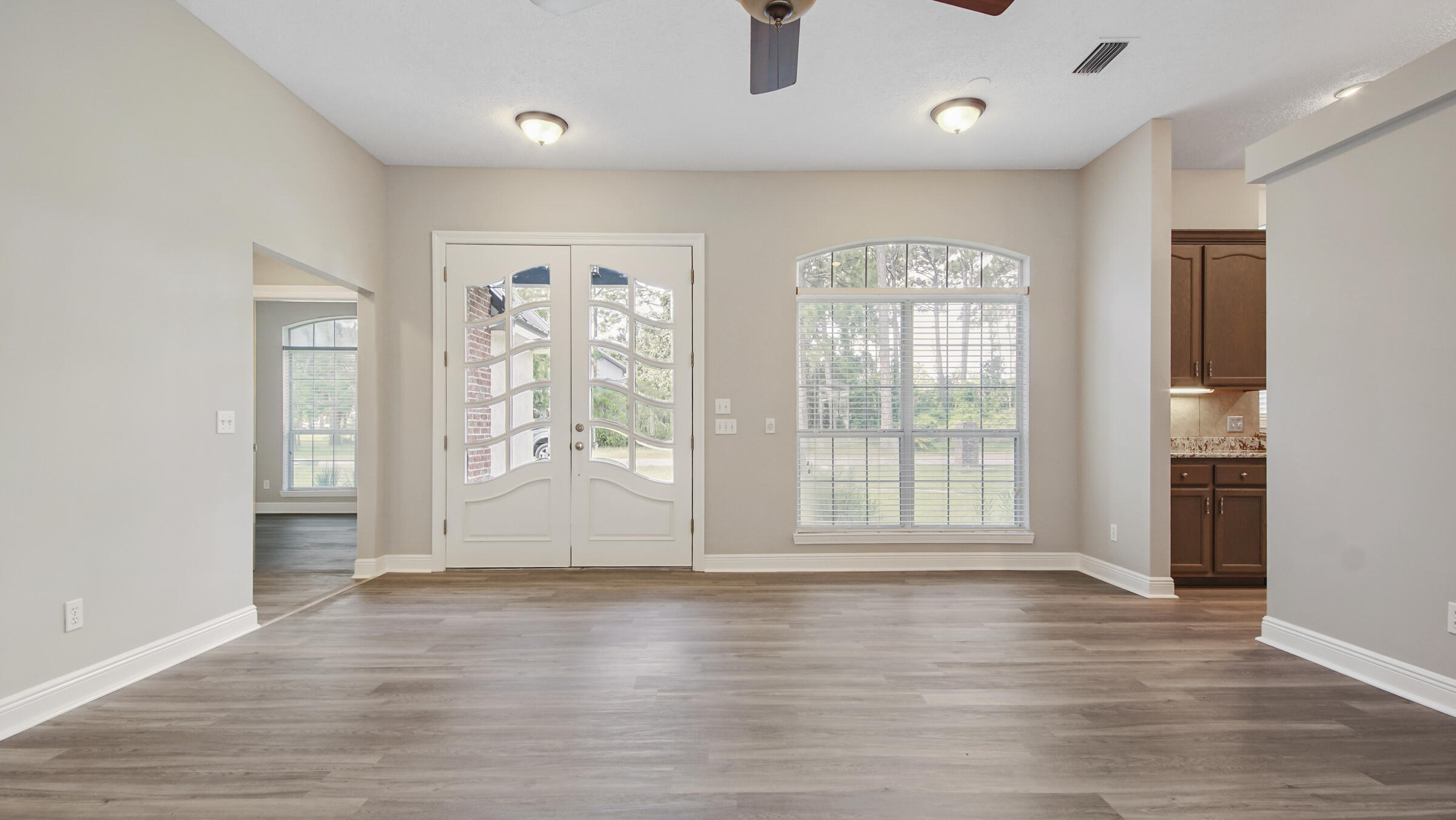 COLONY CLUB HARBOUR PH 3 - Residential