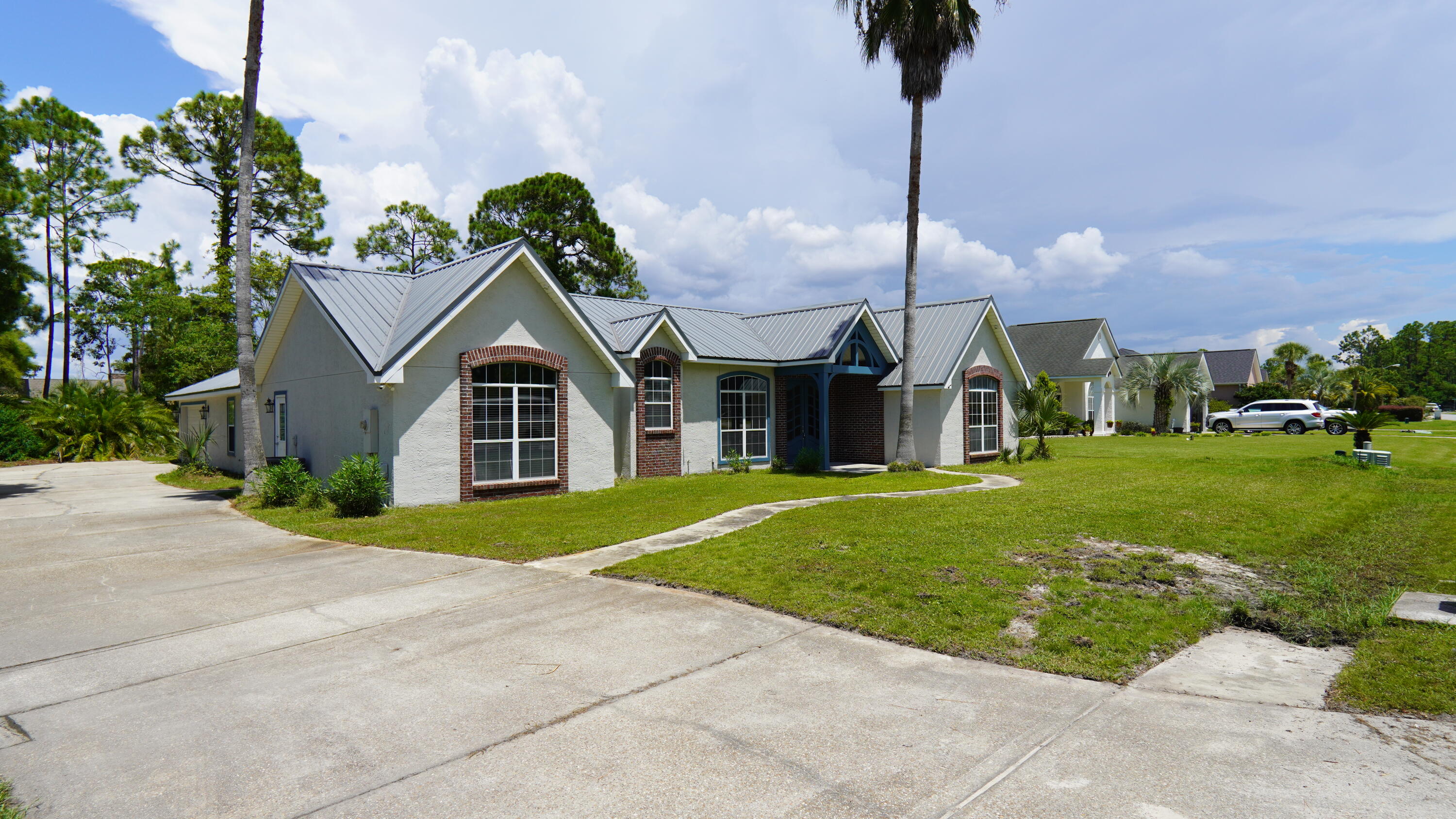 COLONY CLUB HARBOUR PH 3 - Residential