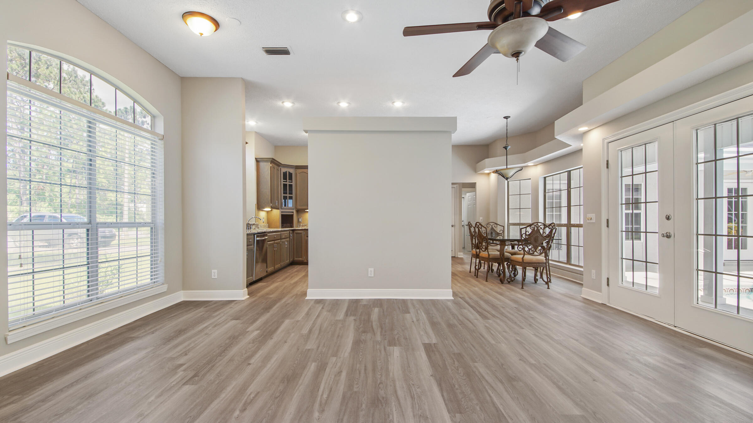 COLONY CLUB HARBOUR PH 3 - Residential