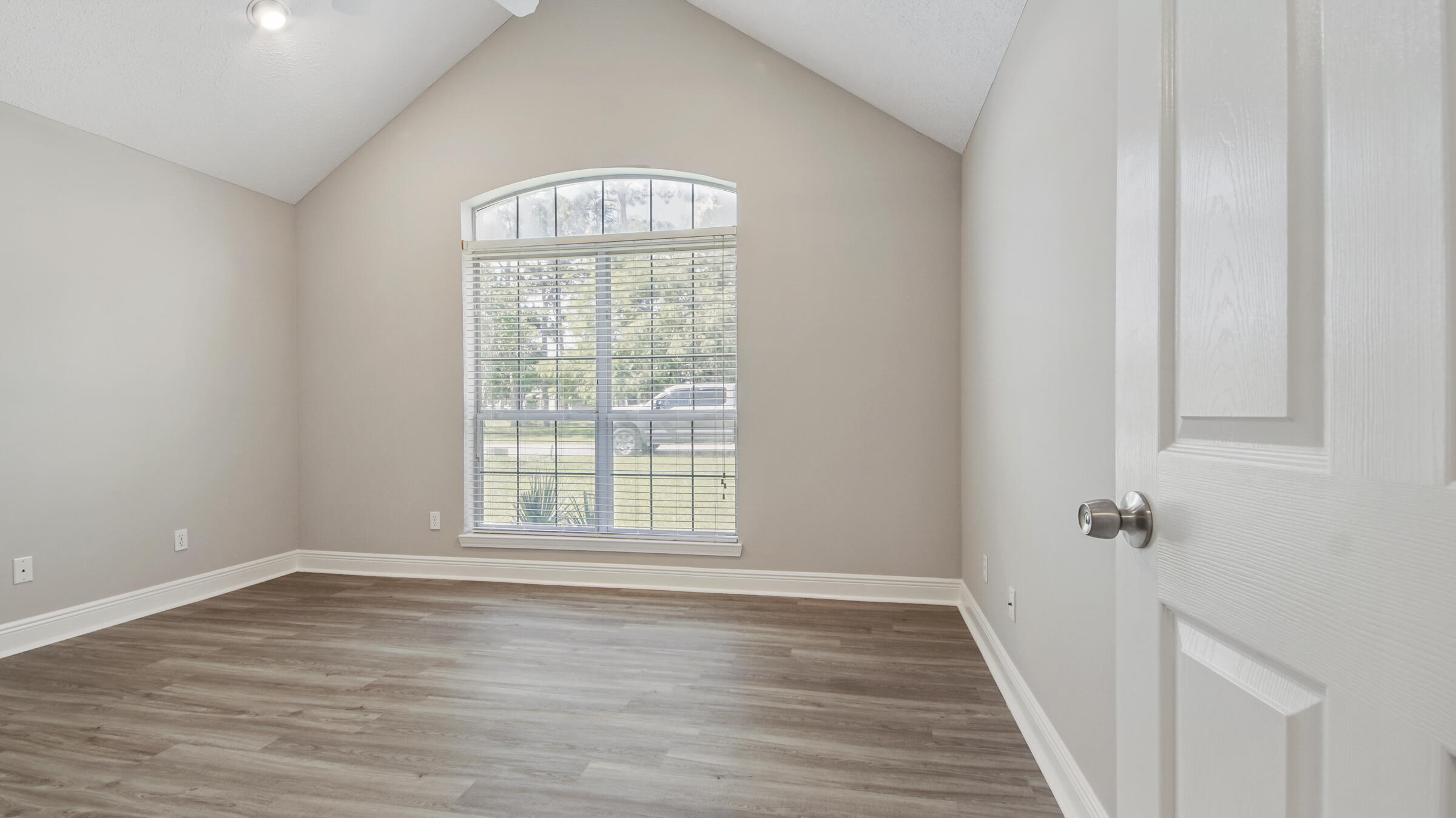 COLONY CLUB HARBOUR PH 3 - Residential