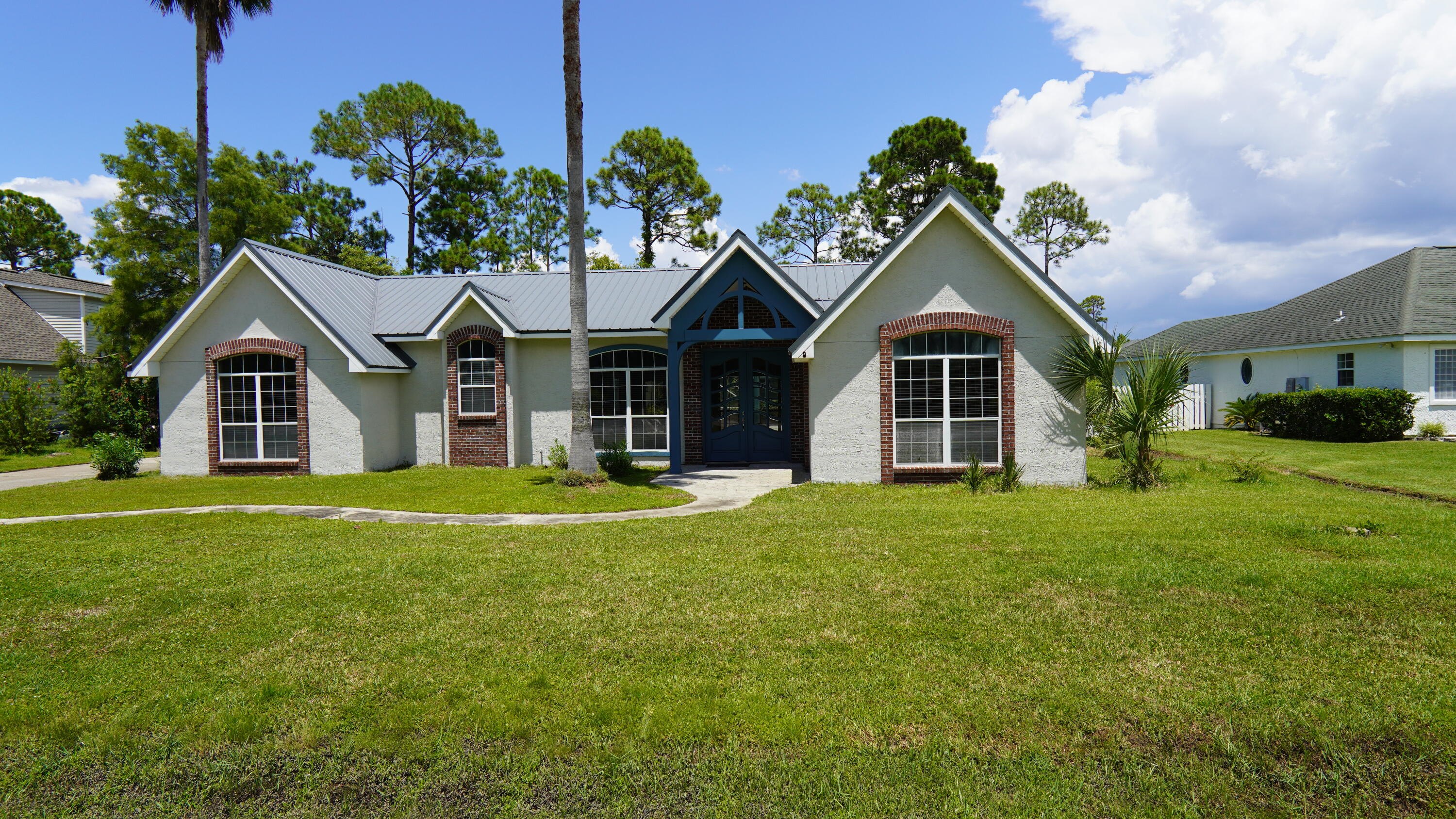 COLONY CLUB HARBOUR PH 3 - Residential