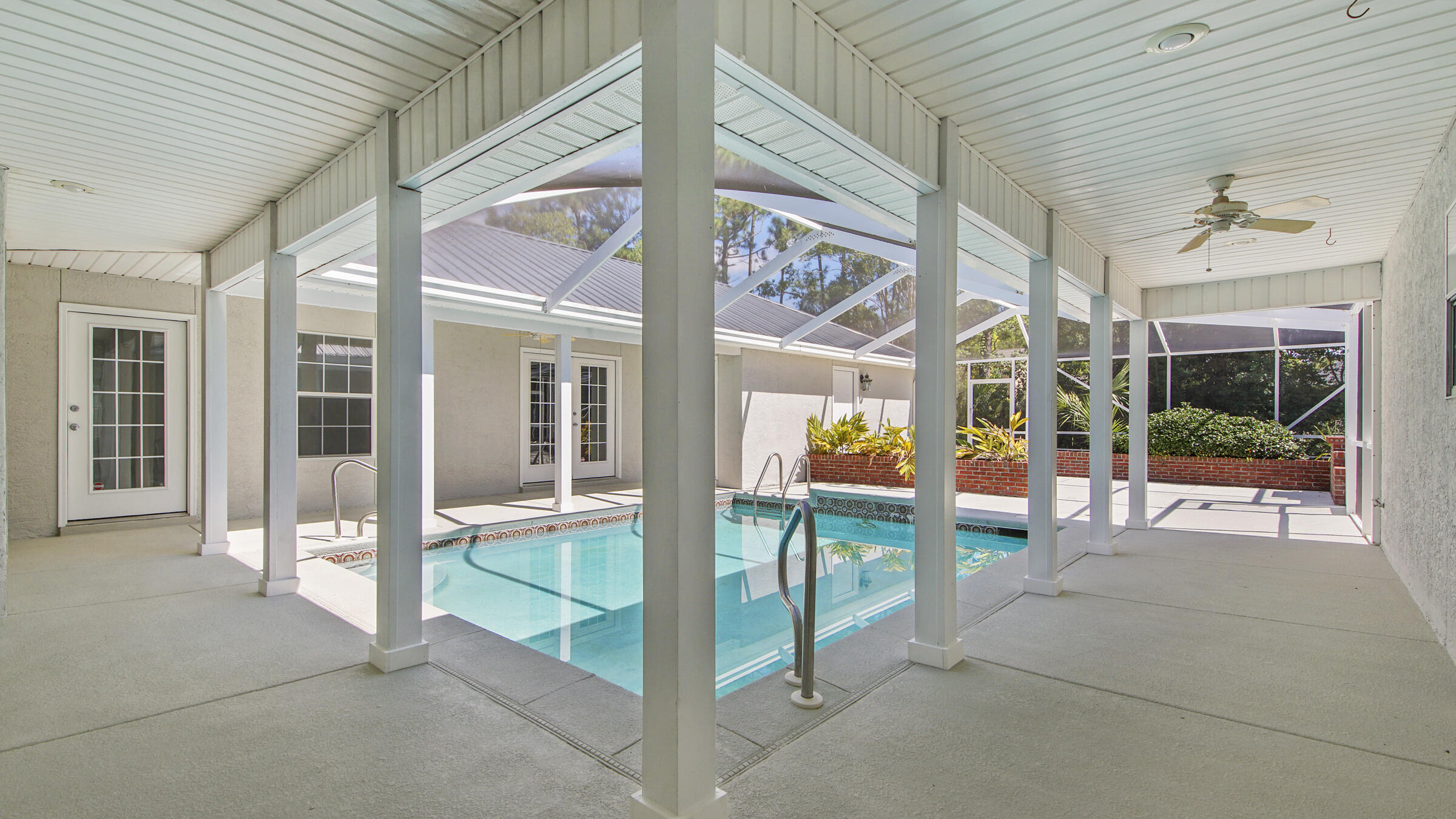 COLONY CLUB HARBOUR PH 3 - Residential