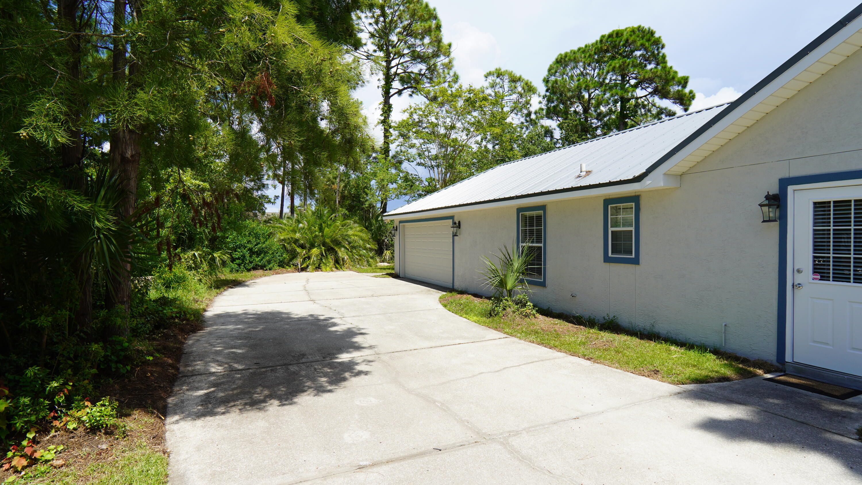 COLONY CLUB HARBOUR PH 3 - Residential