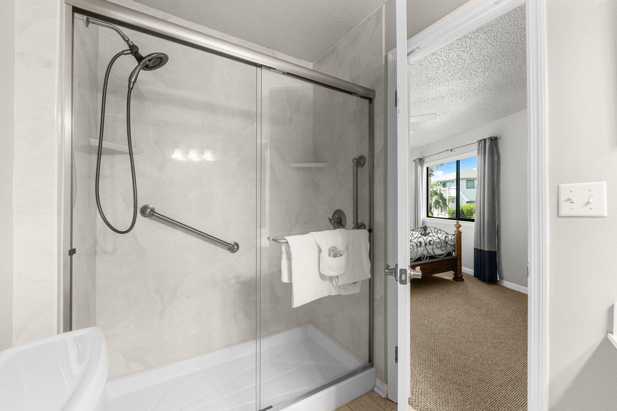 CRYSTAL VILLAGE 2 CONDO PH 3 - Residential