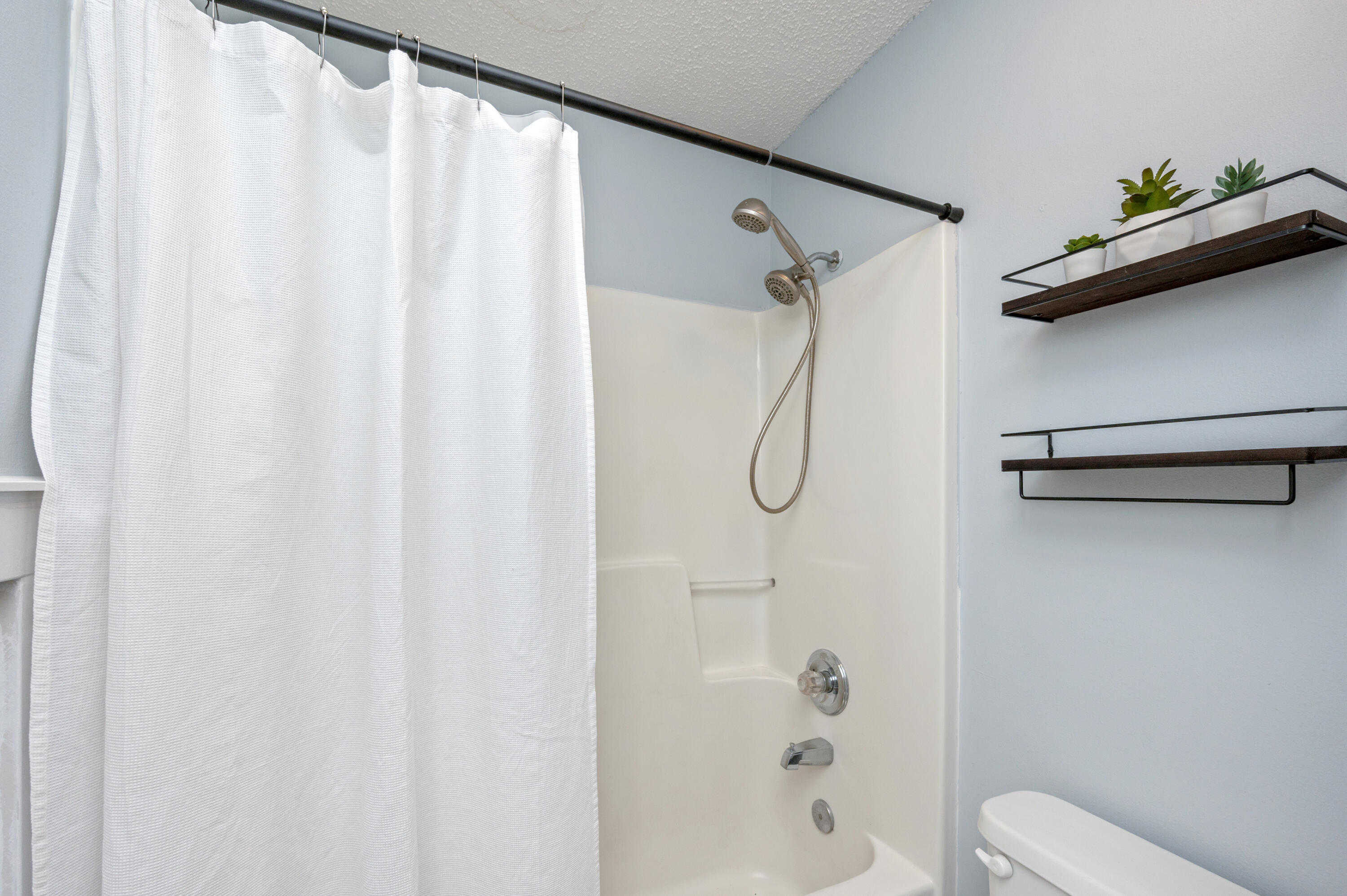 RIVERCHASE S/D PH 2 LOT 19 BLK C - Residential