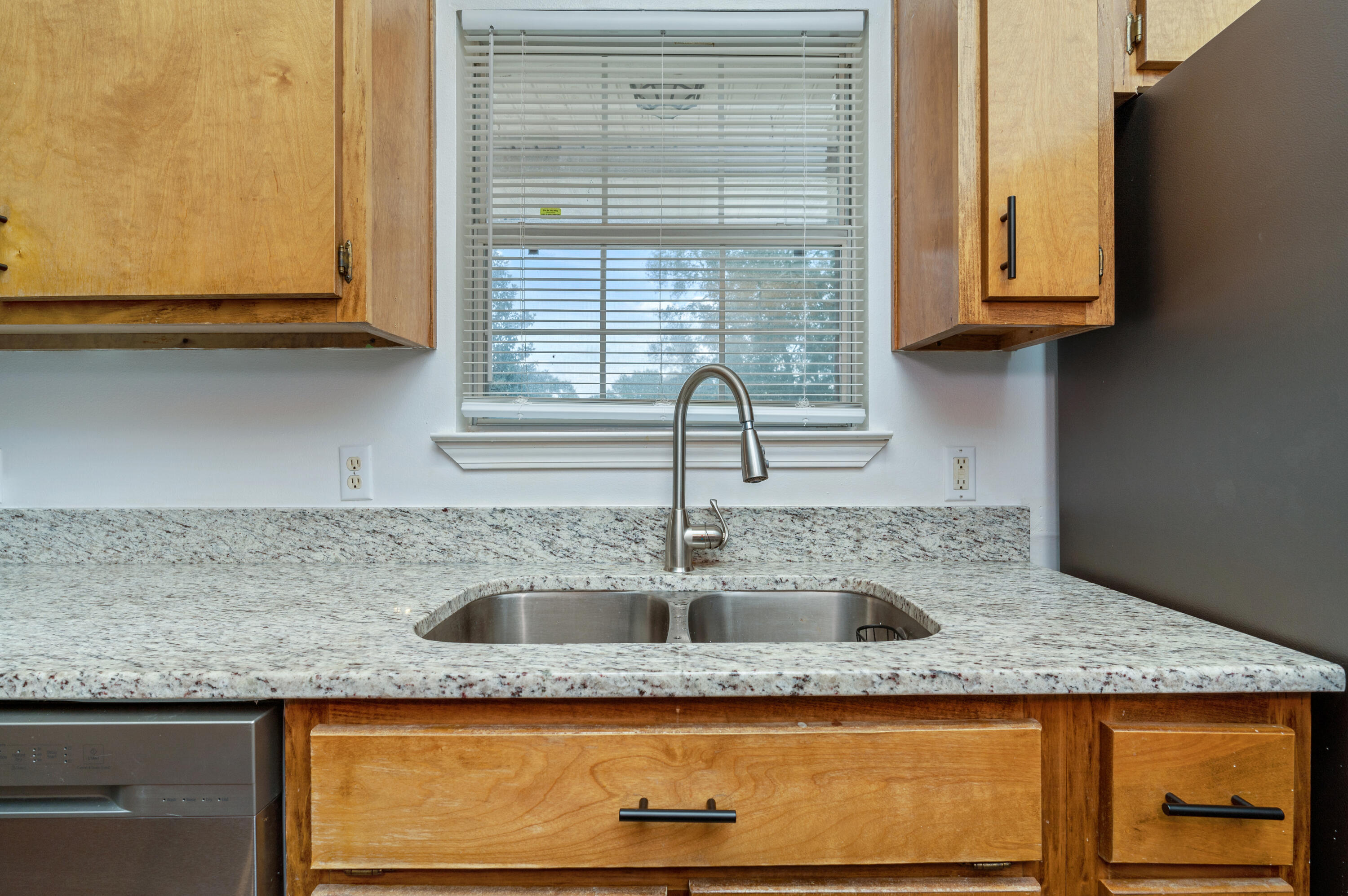 RIVERCHASE S/D PH 2 LOT 19 BLK C - Residential