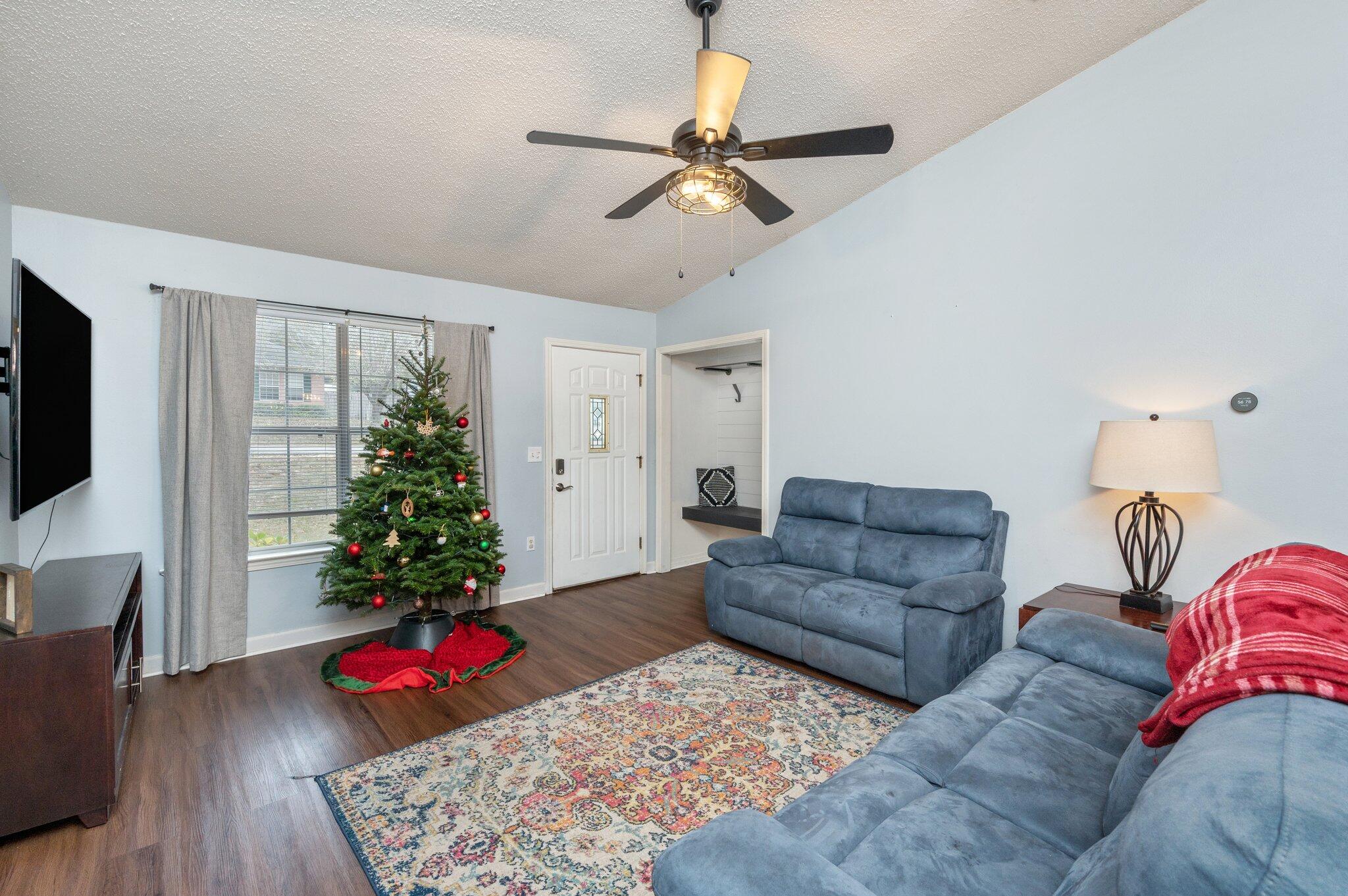 RIVERCHASE S/D PH 2 LOT 19 BLK C - Residential