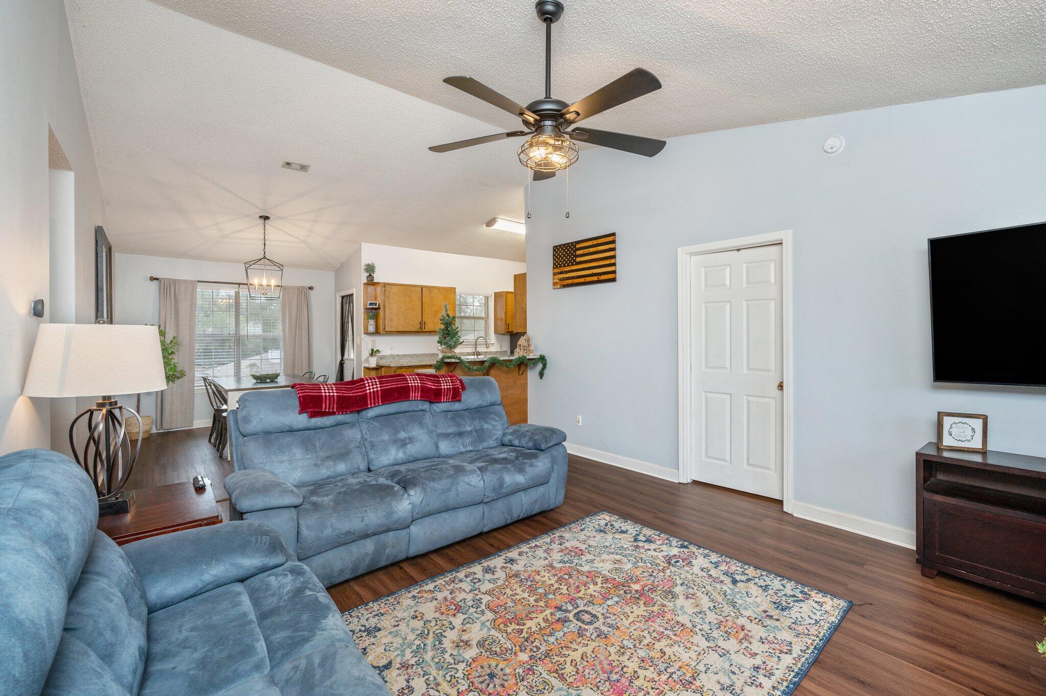 RIVERCHASE S/D PH 2 LOT 19 BLK C - Residential