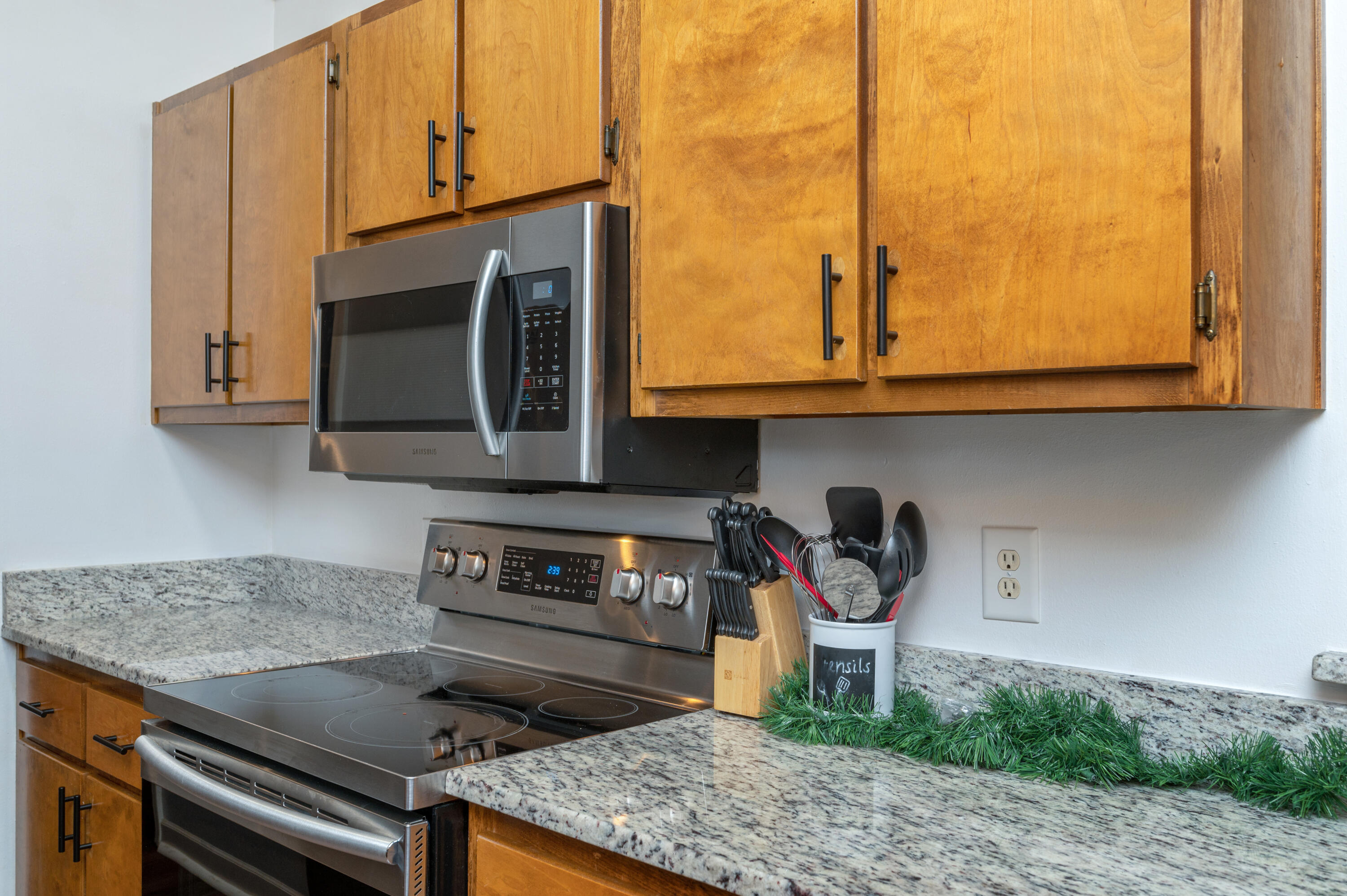 RIVERCHASE S/D PH 2 LOT 19 BLK C - Residential