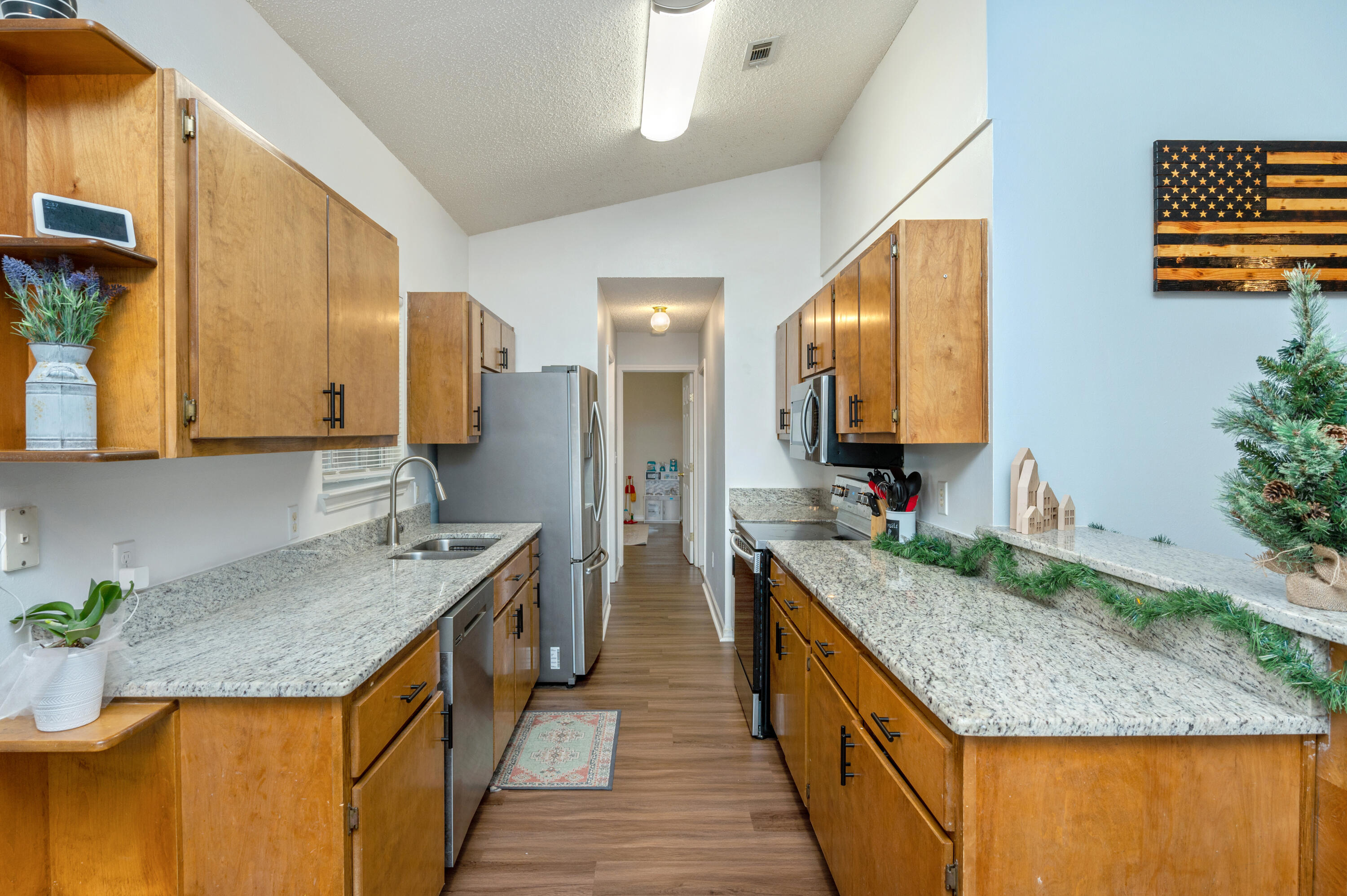 RIVERCHASE S/D PH 2 LOT 19 BLK C - Residential