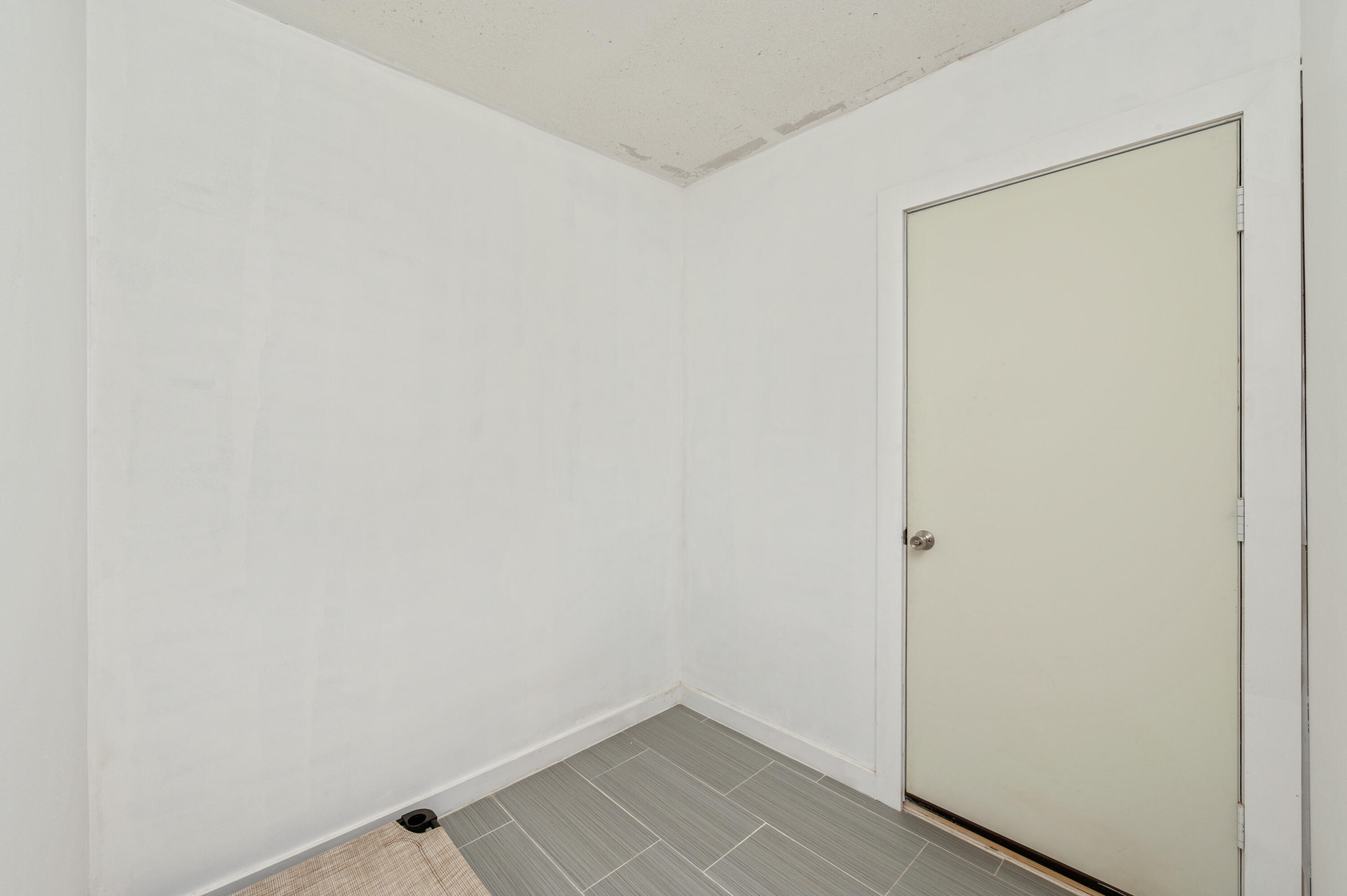 RIVERCHASE S/D PH 2 LOT 19 BLK C - Residential