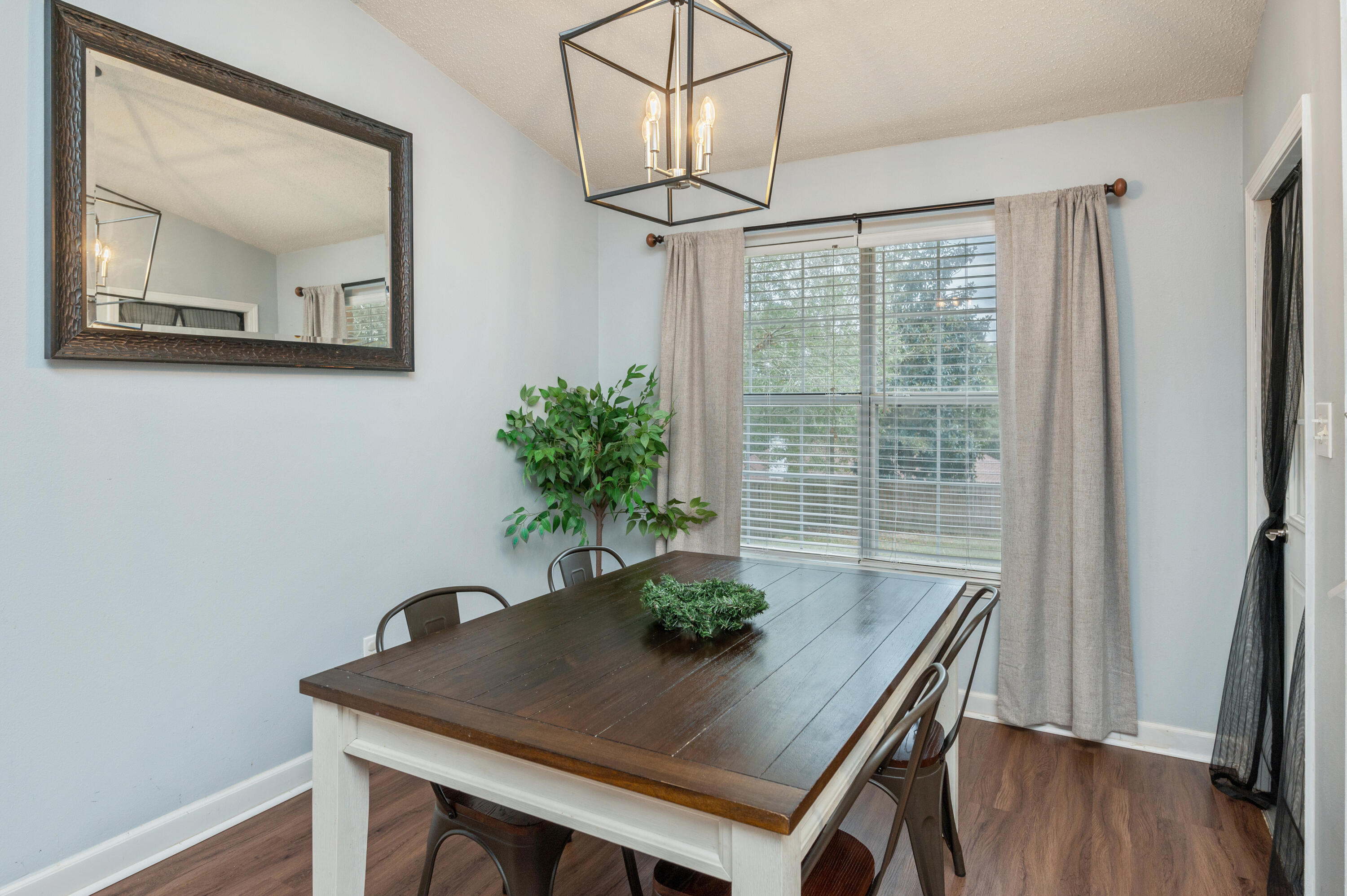 RIVERCHASE S/D PH 2 LOT 19 BLK C - Residential