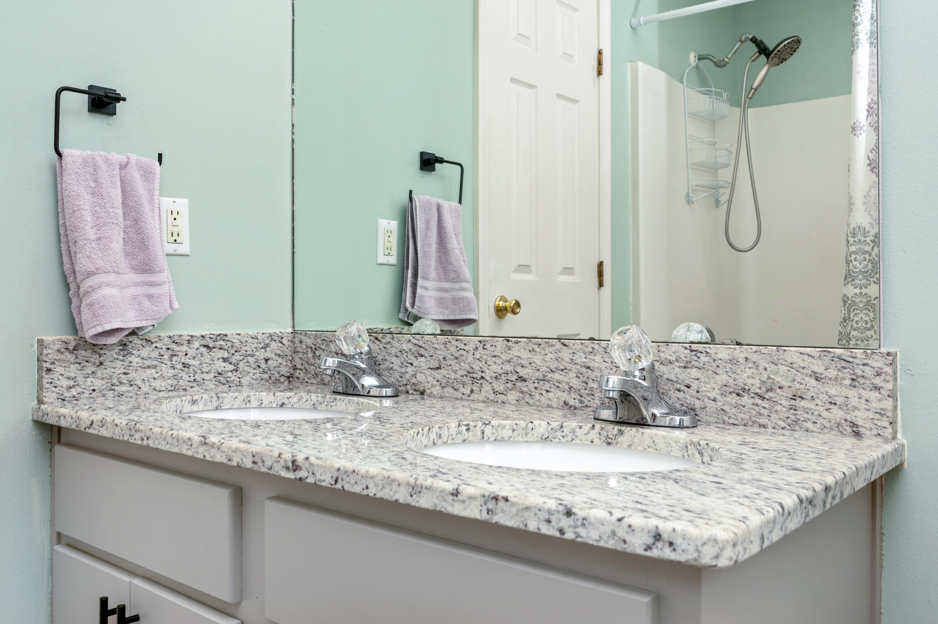 RIVERCHASE S/D PH 2 LOT 19 BLK C - Residential