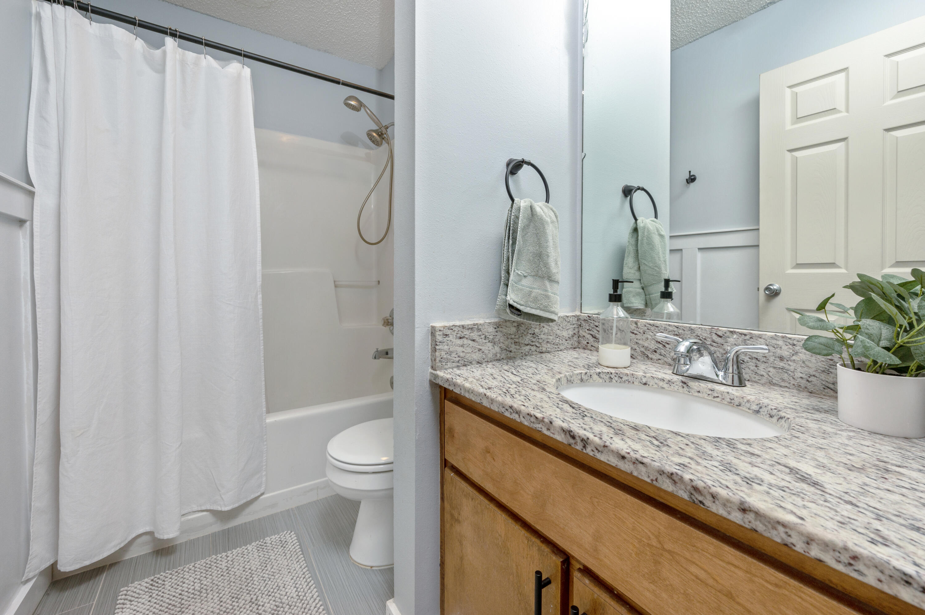 RIVERCHASE S/D PH 2 LOT 19 BLK C - Residential