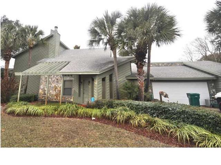 Lender requires all offer submissions to be placed at www.hubzu.com Short Sale, being sold as-is, one of a kind, contemporary home with updated cabinetry and granite counter tops, Huge Master suite upstairs and 2 additional bedrooms downstairs. Cedar walk in closet.