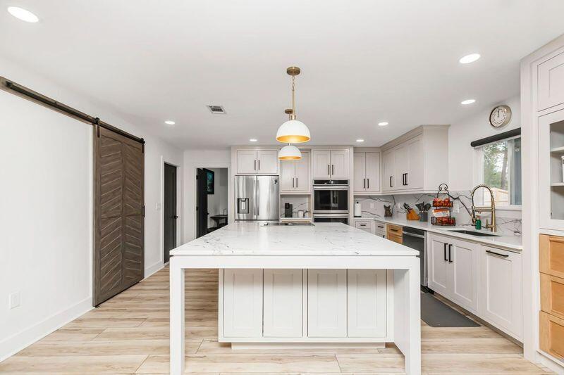 ROCKY BAYOU COUNTRY CLUB ESTATES 3 - Residential