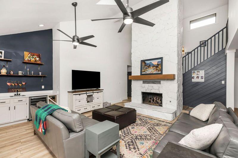 ROCKY BAYOU COUNTRY CLUB ESTATES 3 - Residential