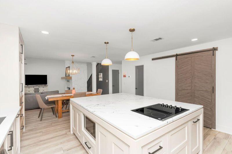 ROCKY BAYOU COUNTRY CLUB ESTATES 3 - Residential