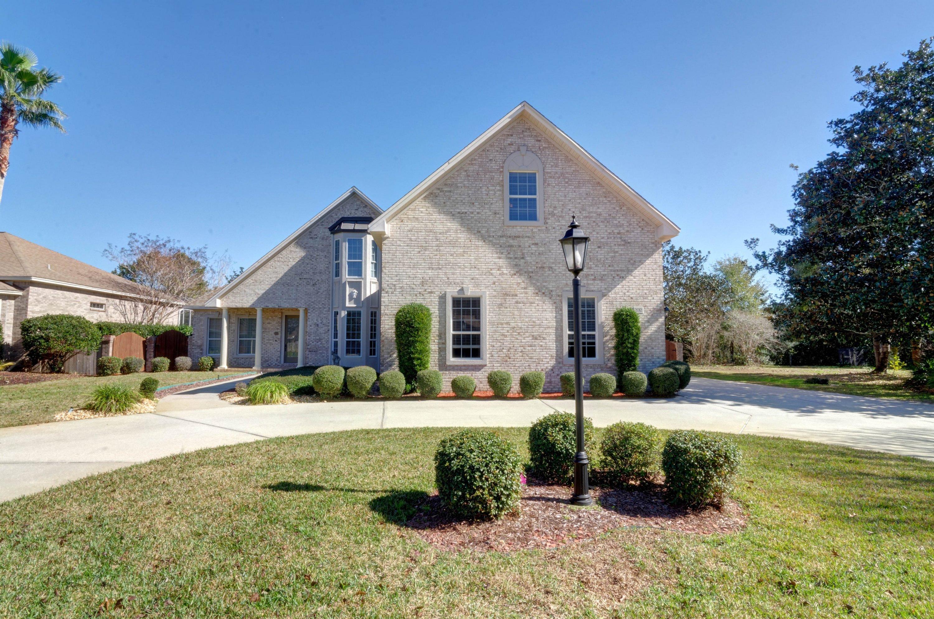 POMPHREY MANOR - Residential