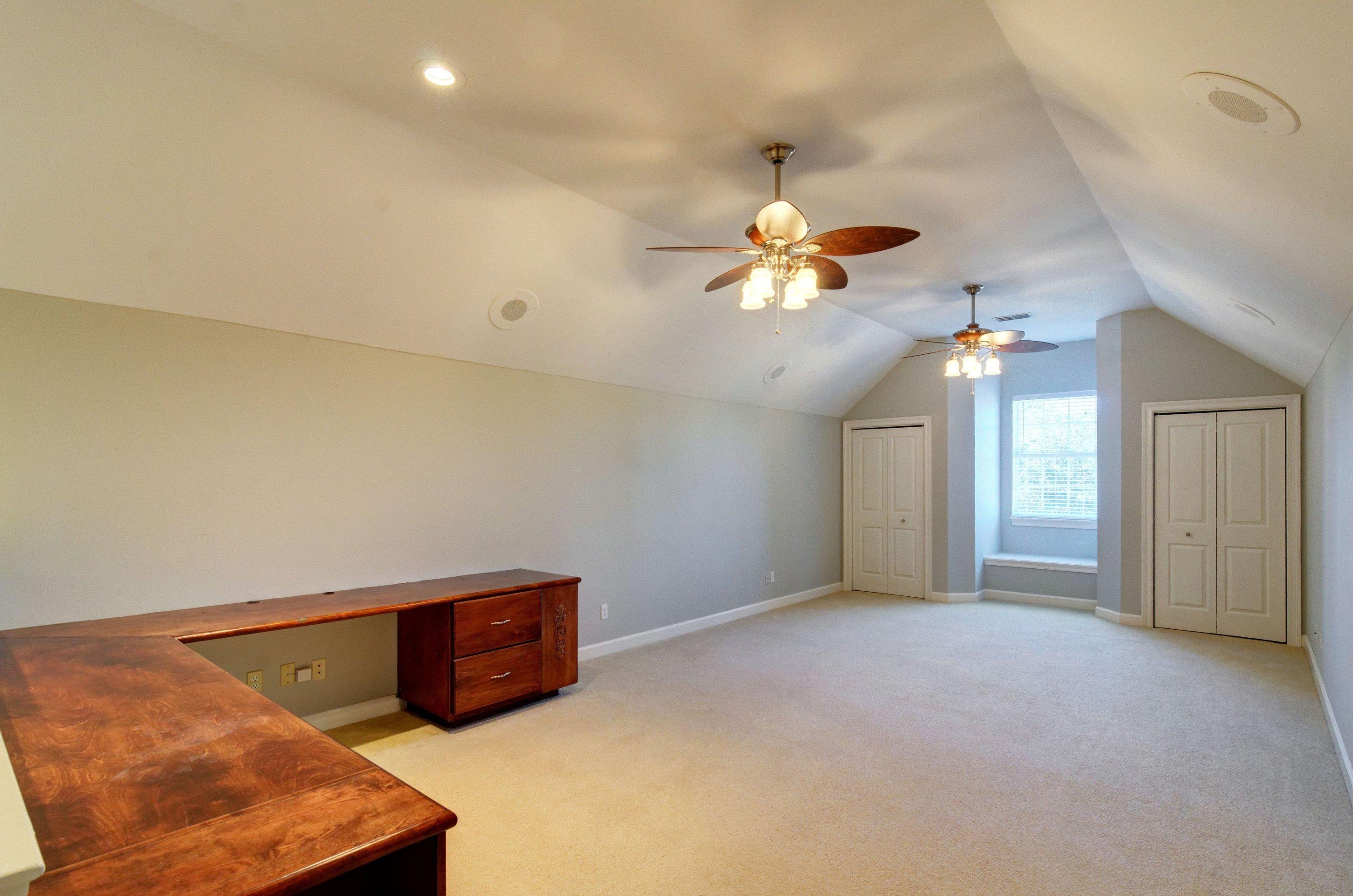 POMPHREY MANOR - Residential