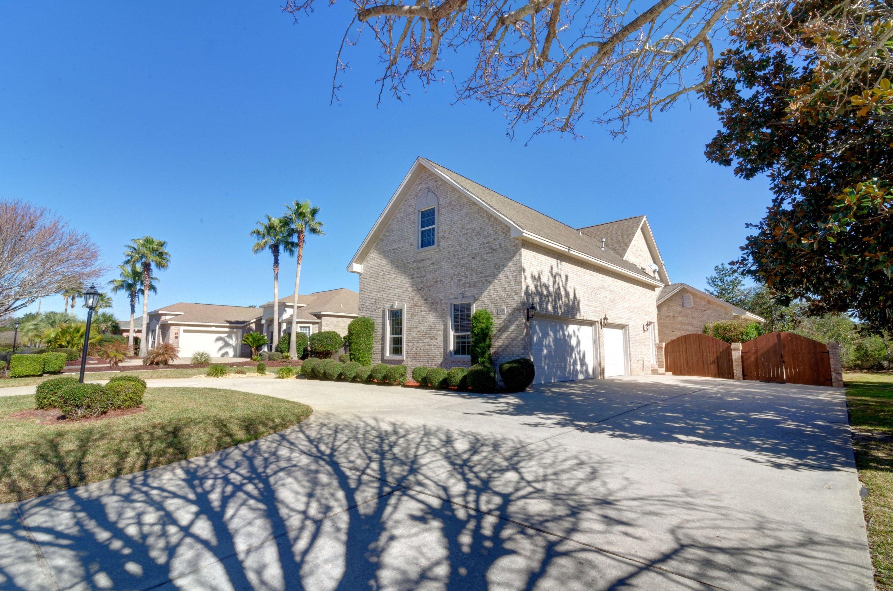 POMPHREY MANOR - Residential