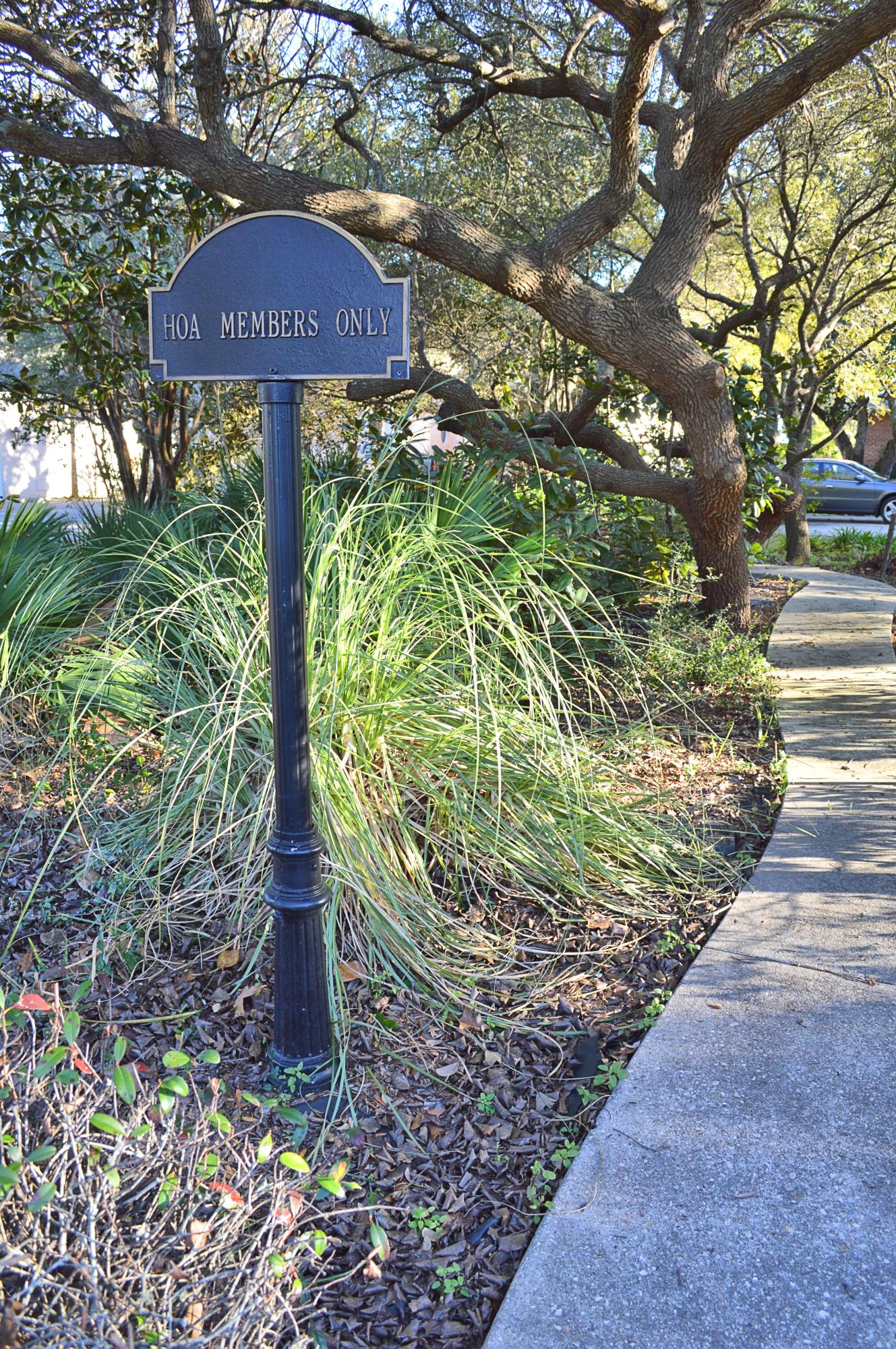 POMPHREY MANOR - Residential