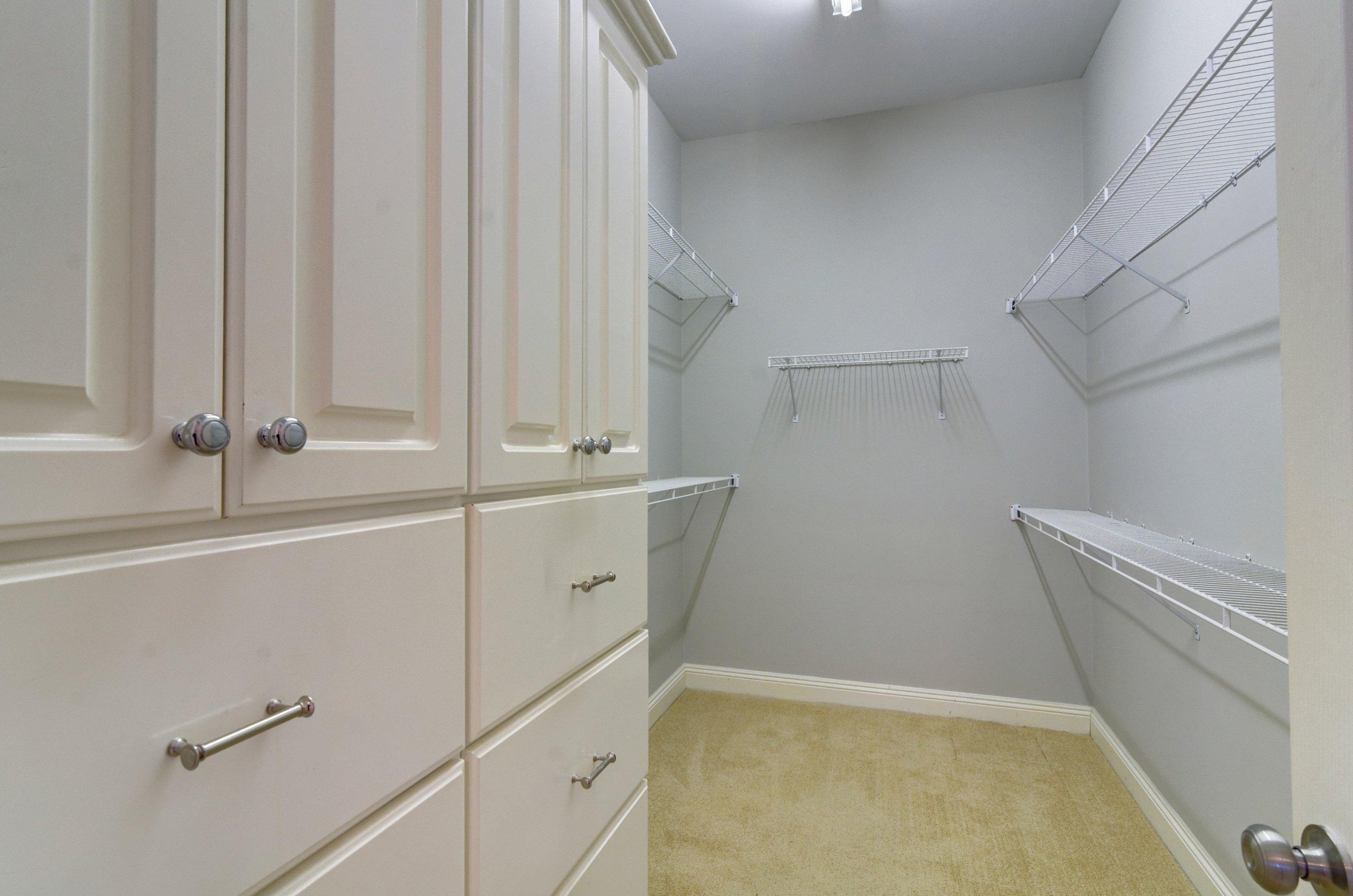 POMPHREY MANOR - Residential