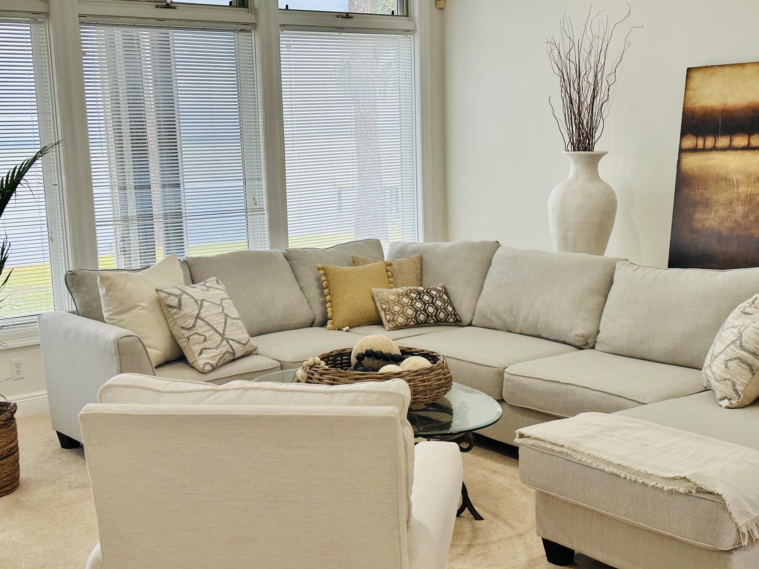 BAY ESTATES - Residential Lease