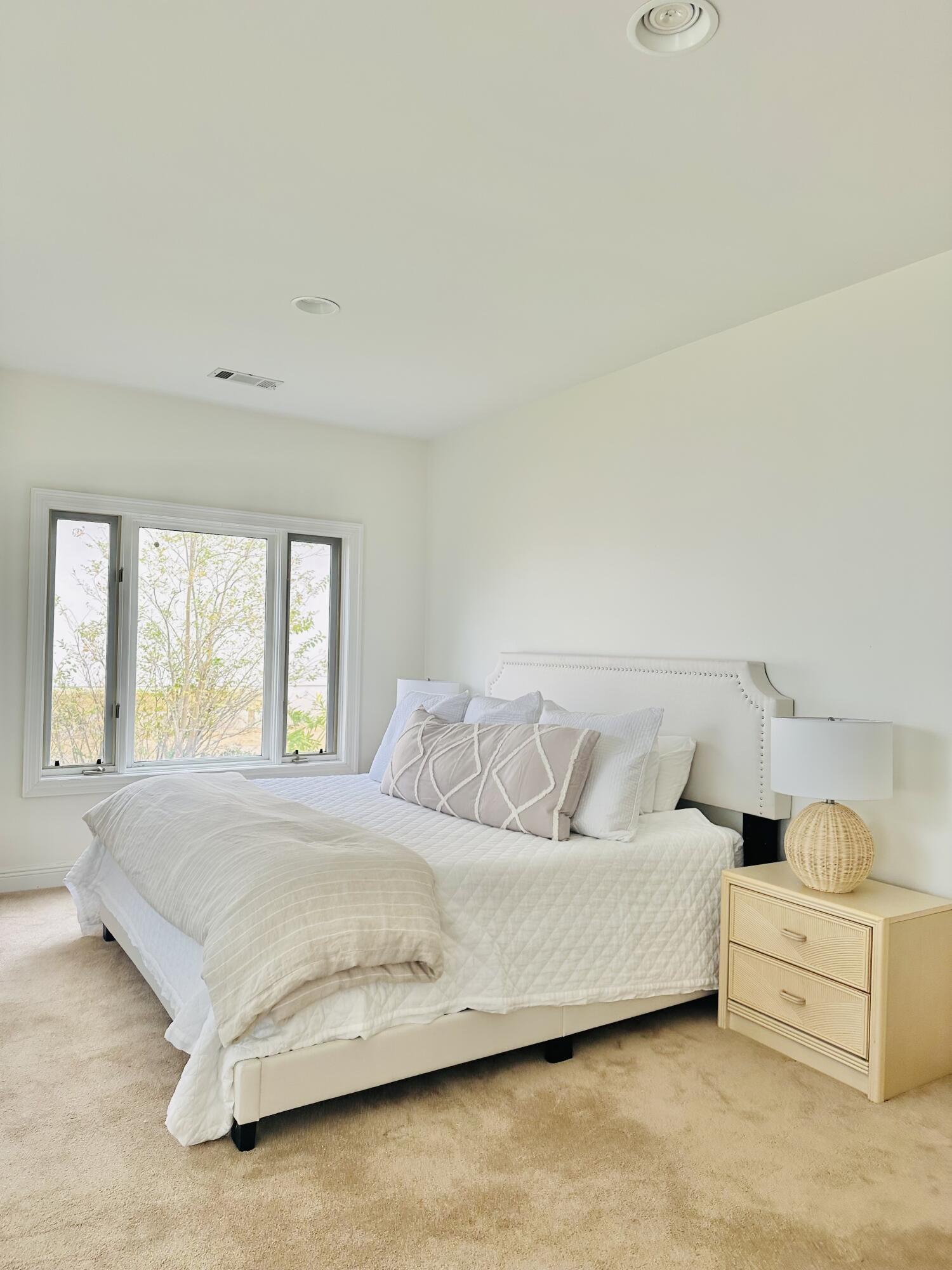 BAY ESTATES - Residential Lease