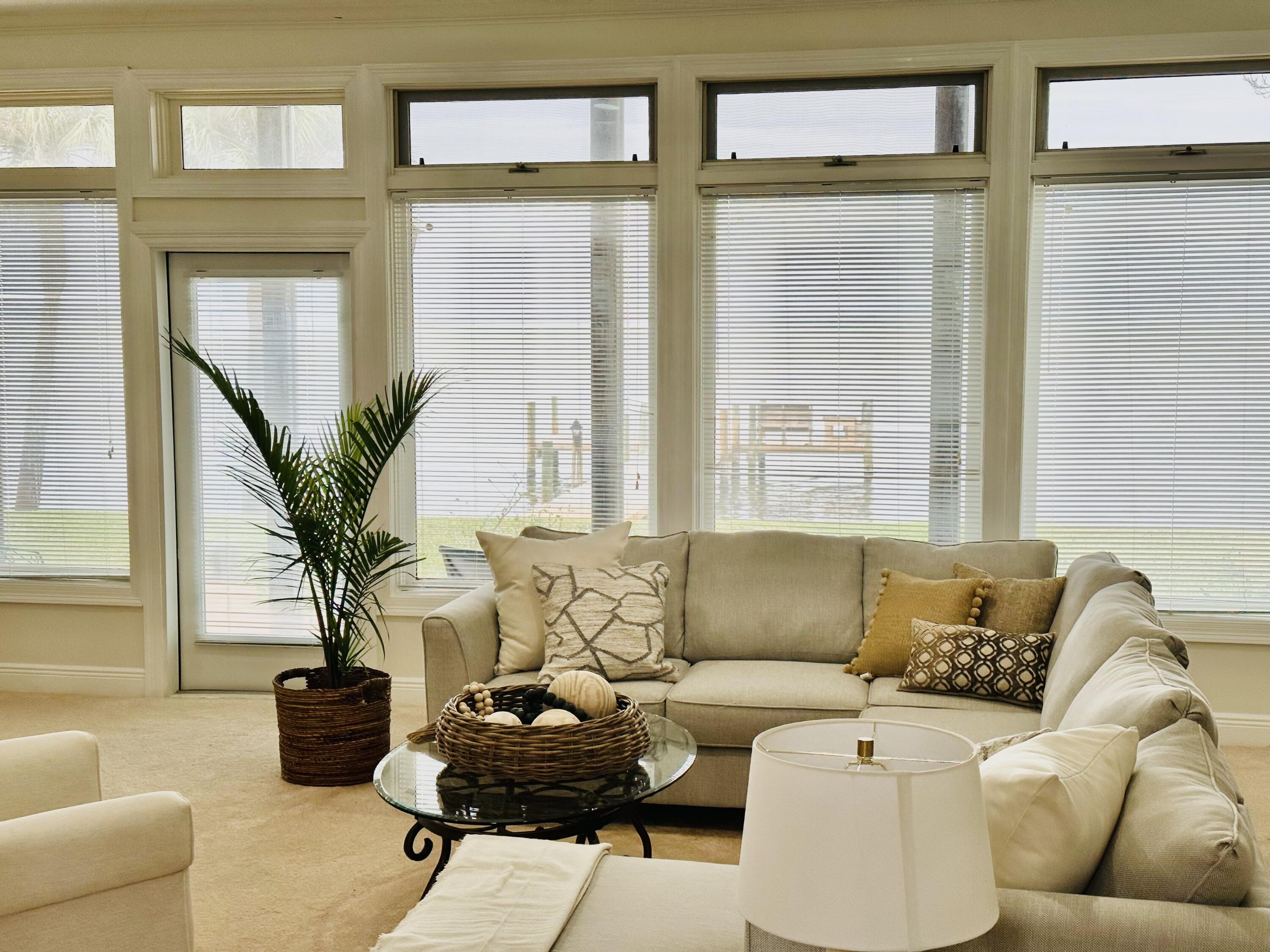 BAY ESTATES - Residential Lease