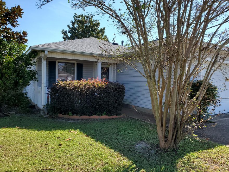 This well maintained home is situated on a corner lot in the Vineyards subdivision.  The lot features a lawn pump, sprinkler system, wooden privacy fence and a double gate for easy access into the backyard.  Inside the home you will find an oversized kitchen with a breakfast bar.  Perfect for entertaining, the family room with a wood burning fireplace is open to the kitchen.  In addition, a bonus room/office is located at the front of the house.  Perfectly located just minutes away from Hurlburt AFB and the white sands of Navarre beach.